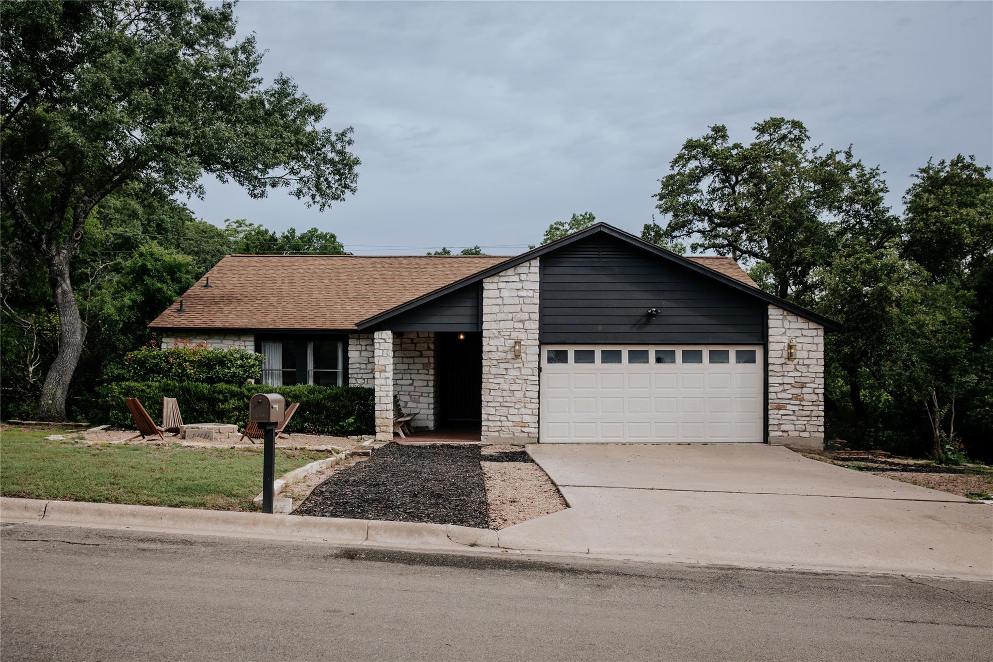 11210 Hidden Bluff DR