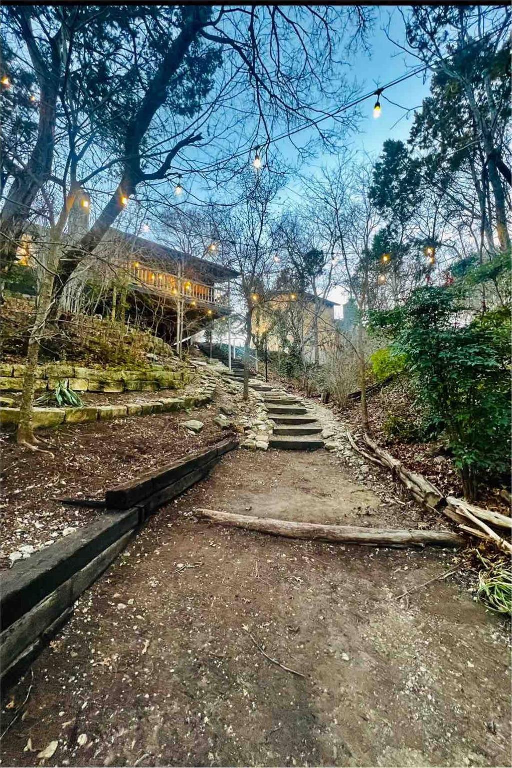 11210 Hidden Bluff DR