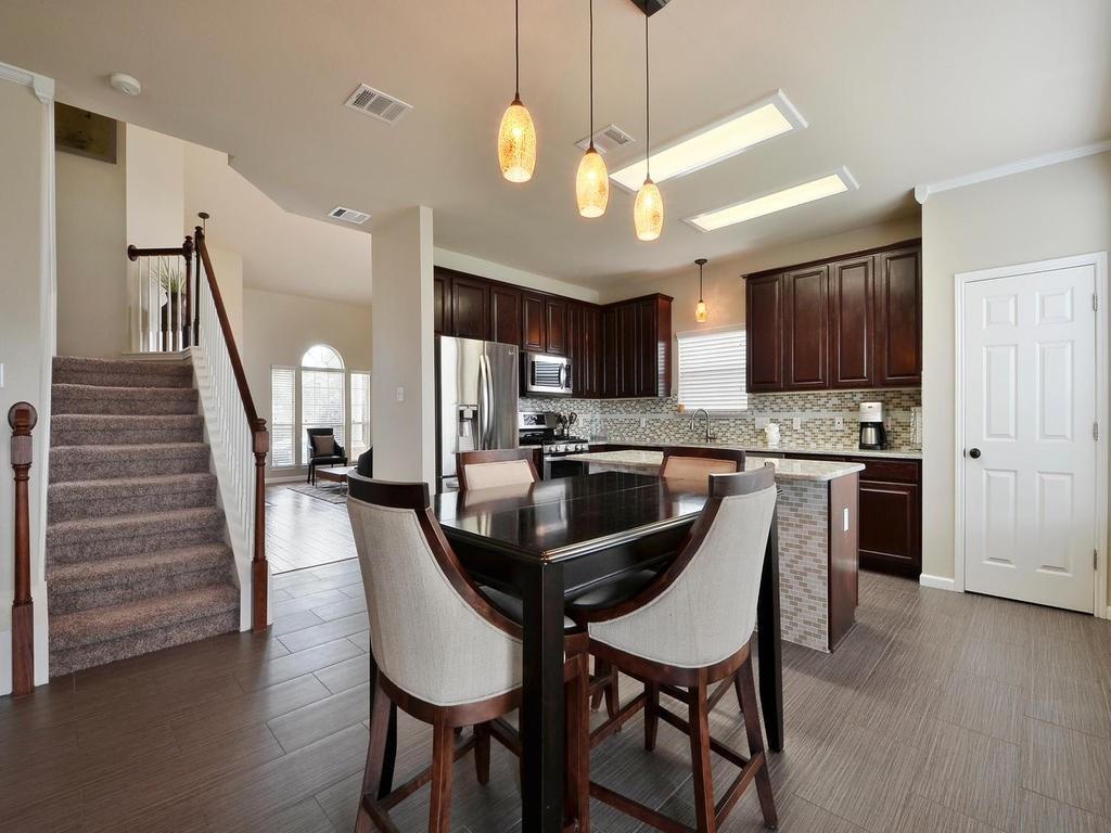 3105 Lynnbrook DR