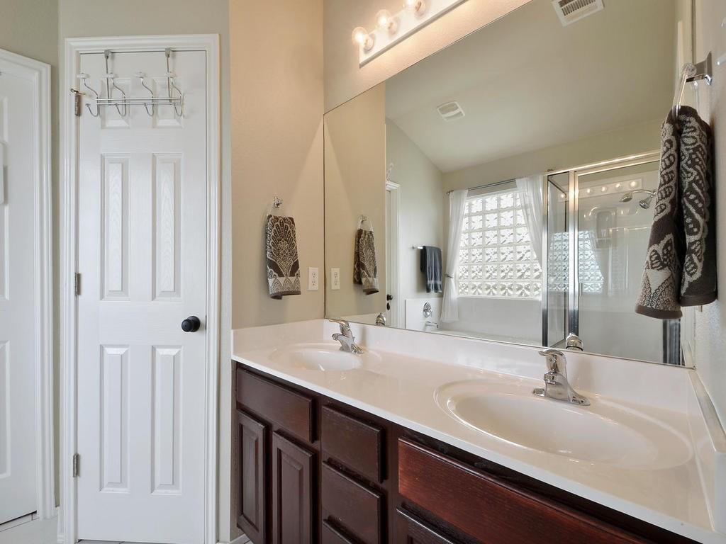 3105 Lynnbrook DR