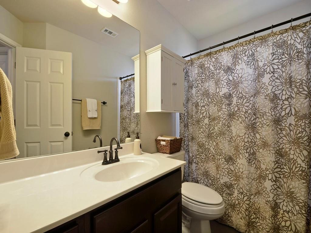 3105 Lynnbrook DR