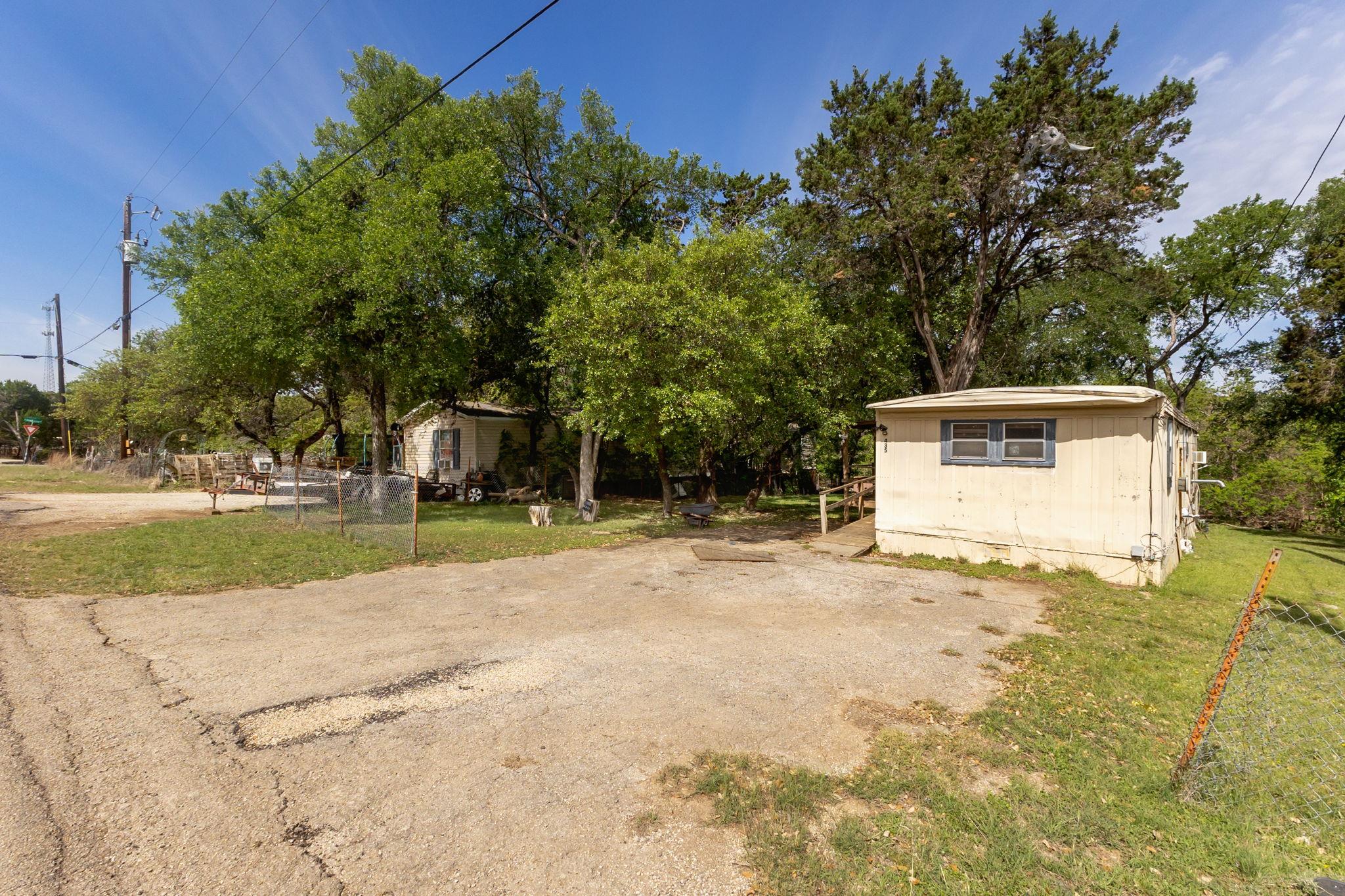 435 Burr Oak LN