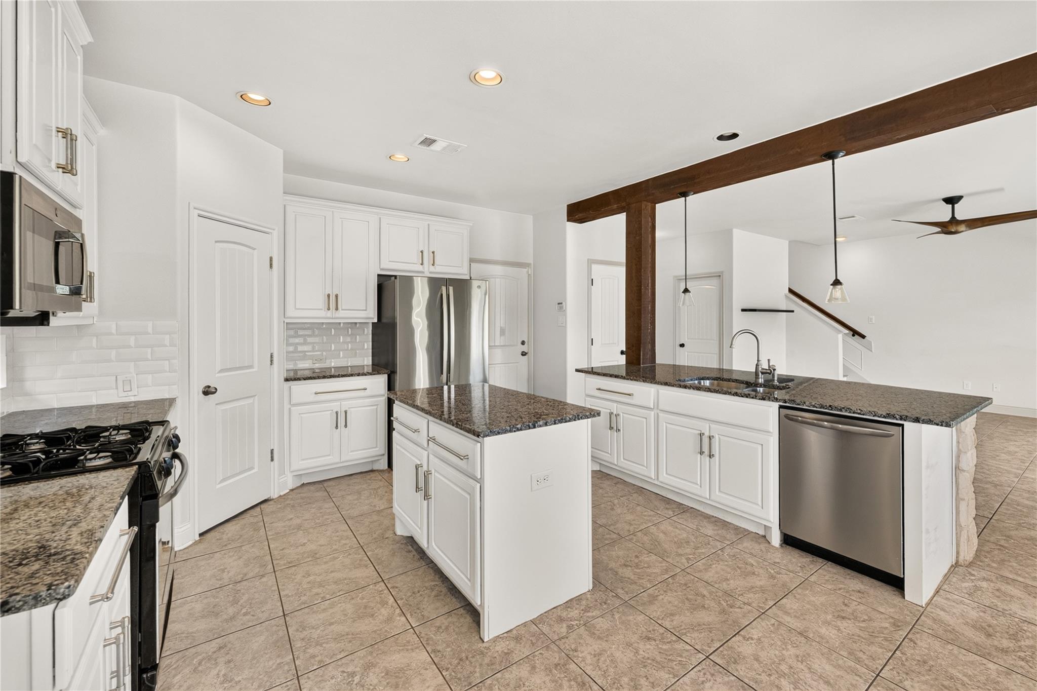 11005 Desert Willow LOOP