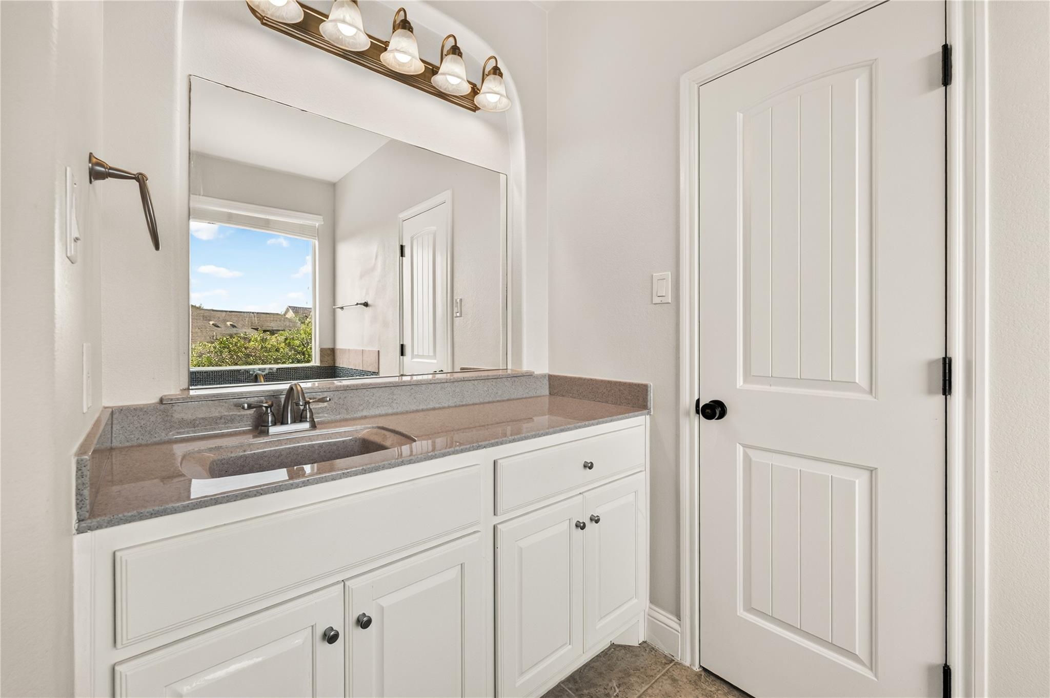11005 Desert Willow LOOP