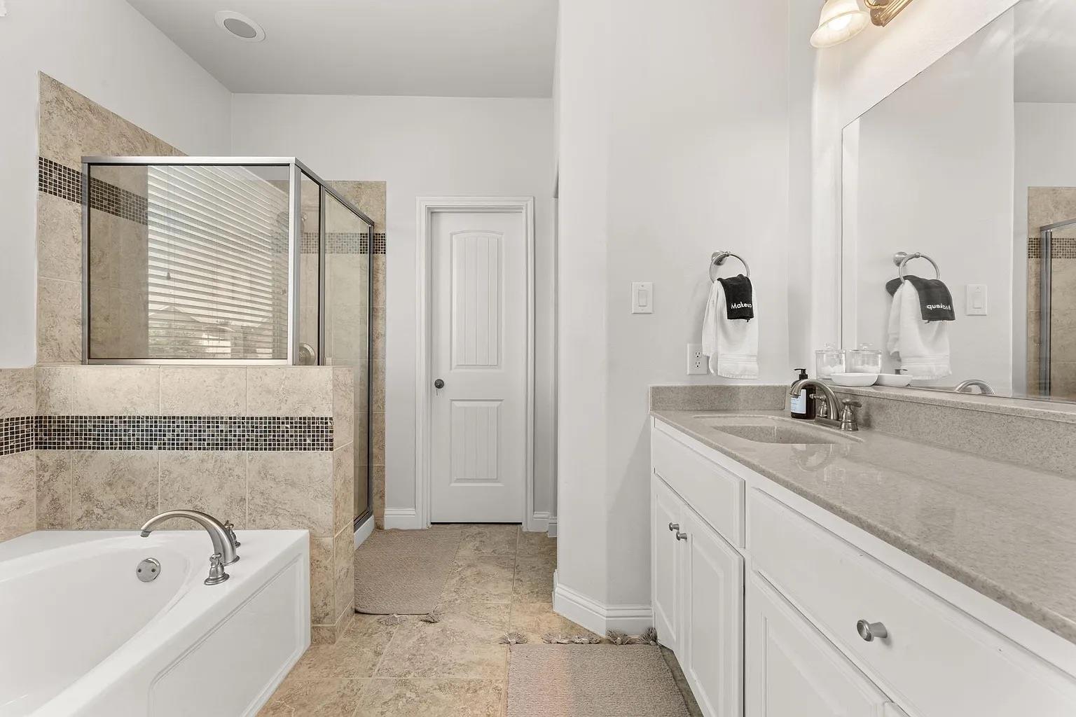 11005 Desert Willow LOOP