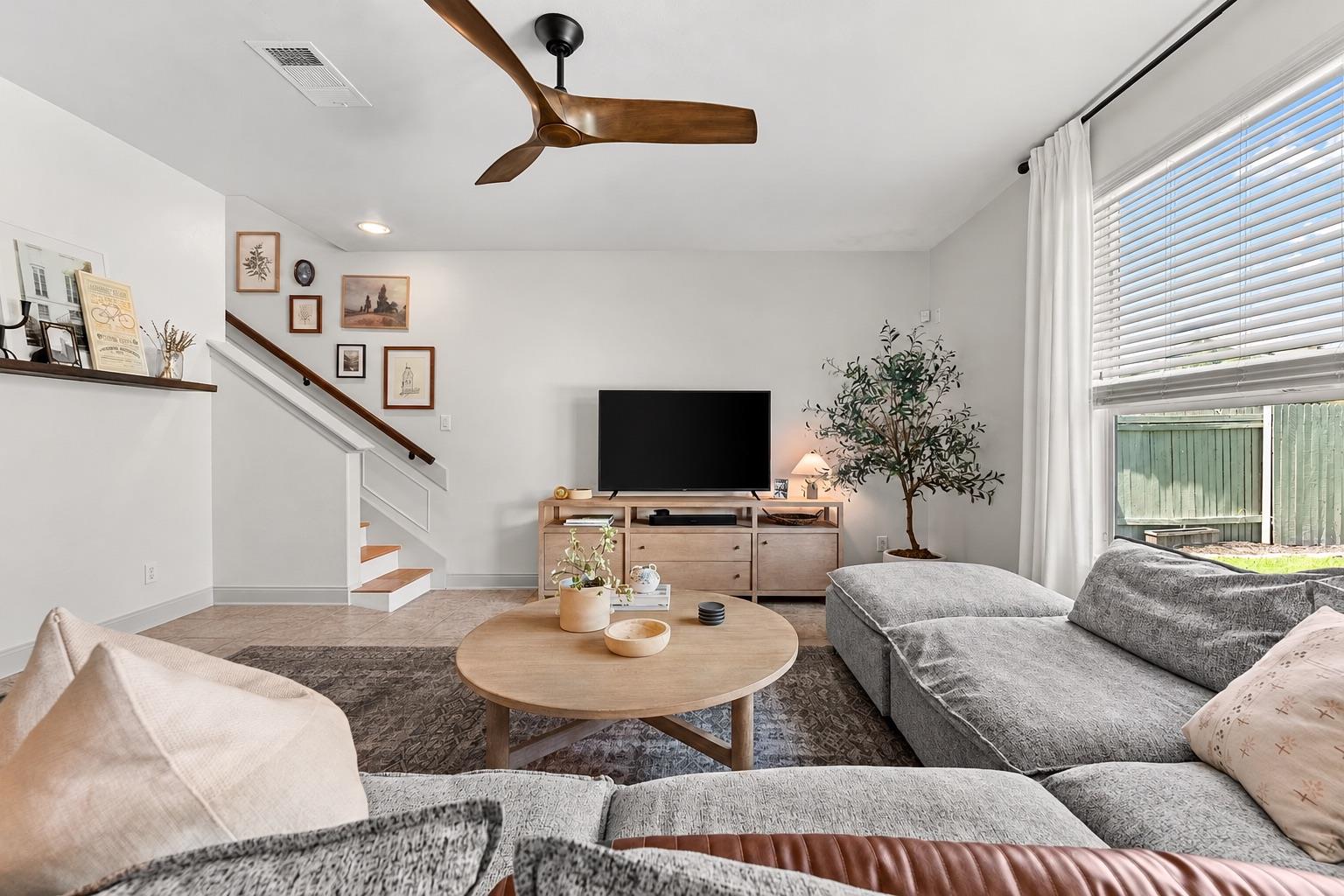 11005 Desert Willow LOOP