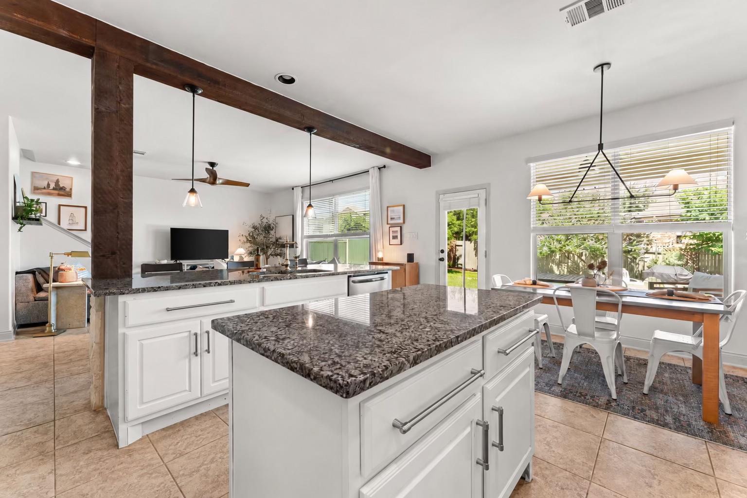 11005 Desert Willow LOOP