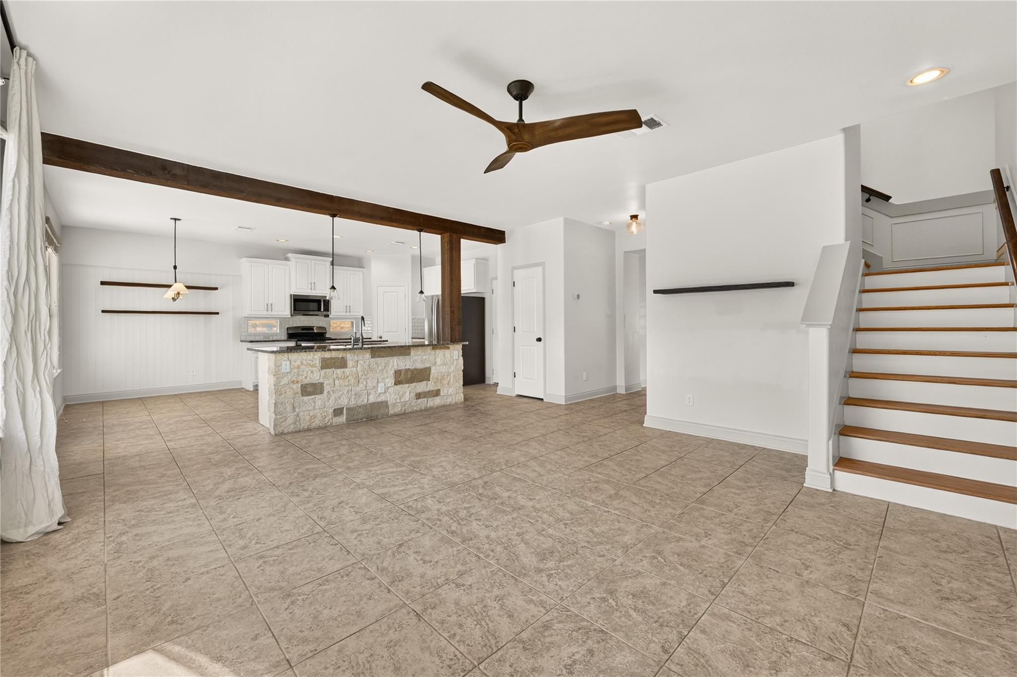 11005 Desert Willow LOOP
