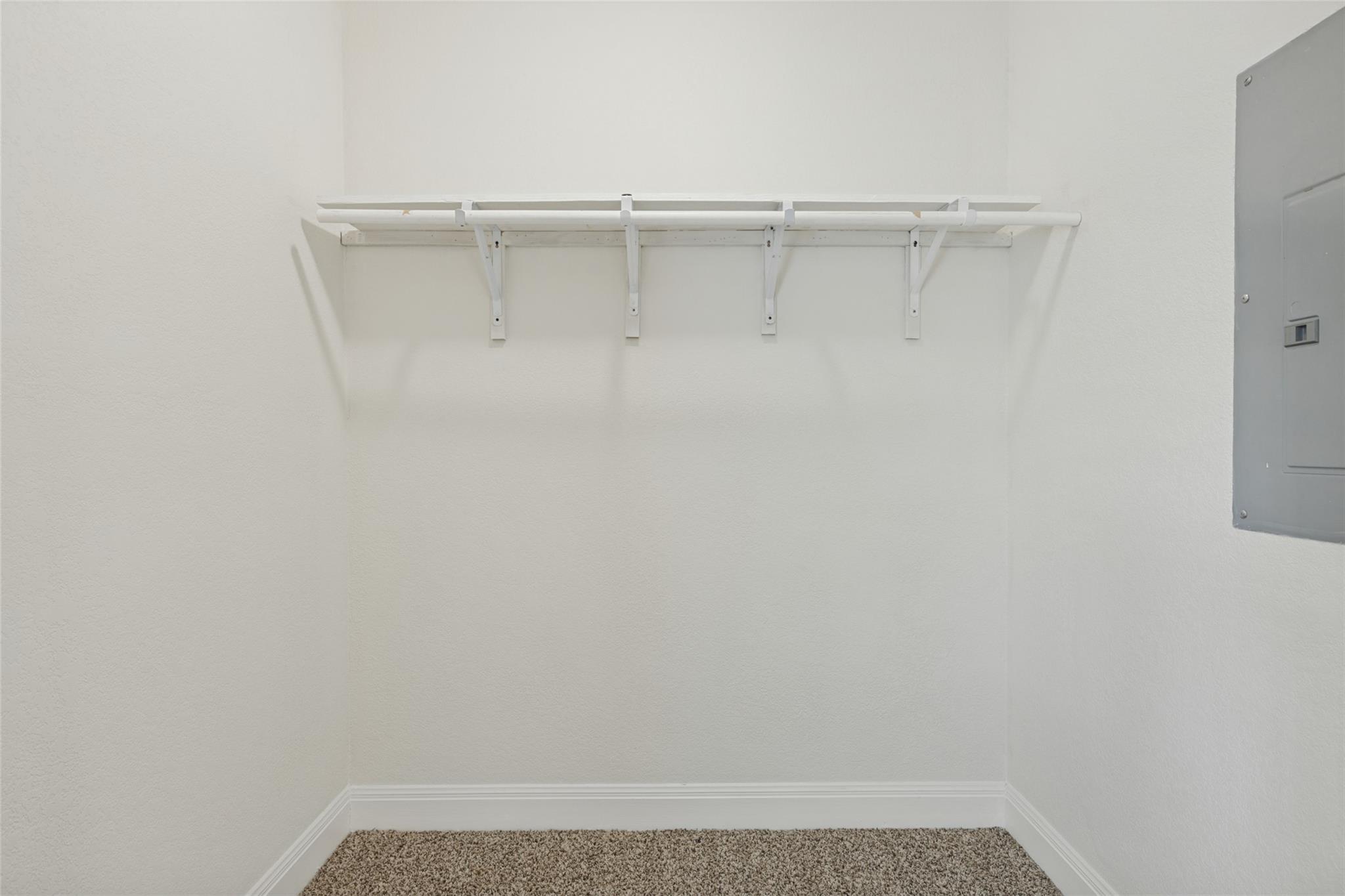 196 Tobias ST