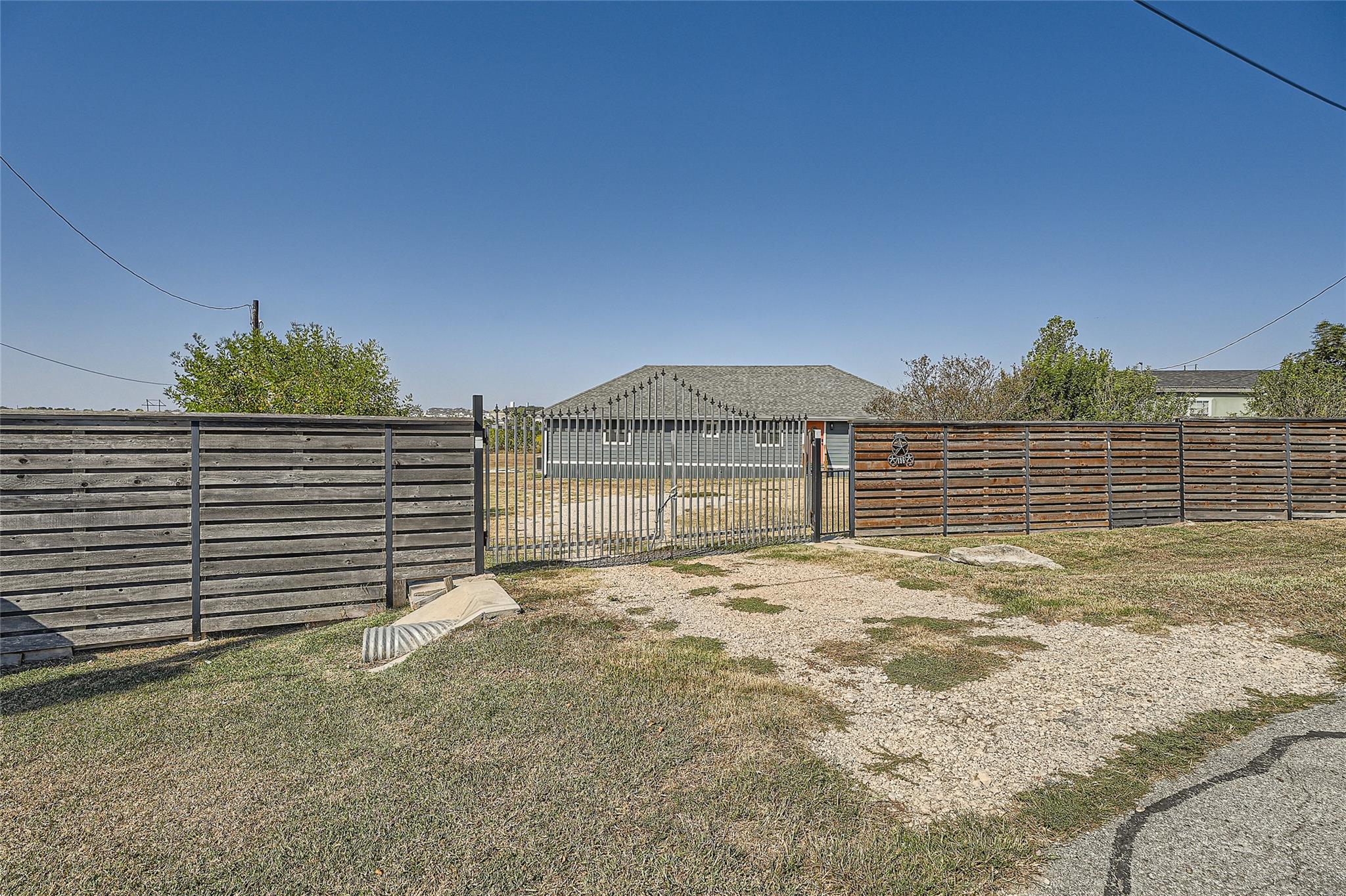 196 Tobias ST