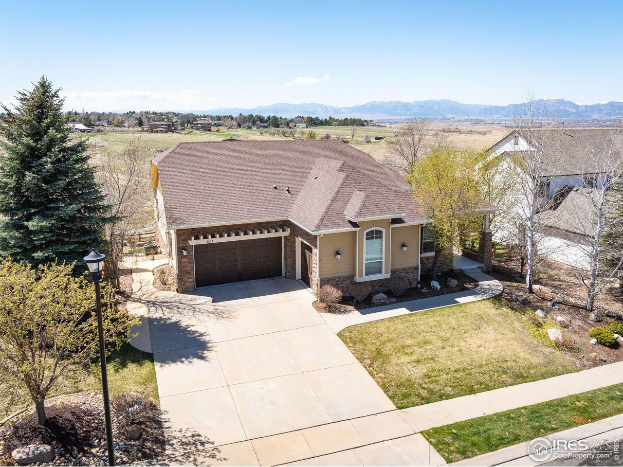 5014 Silver Feather Way