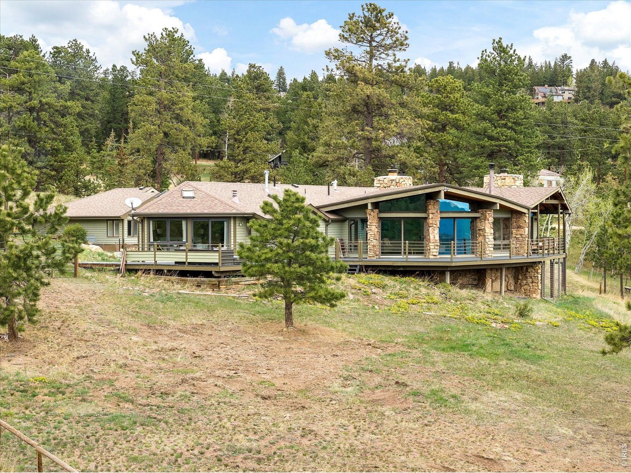 6583 Magnolia Dr