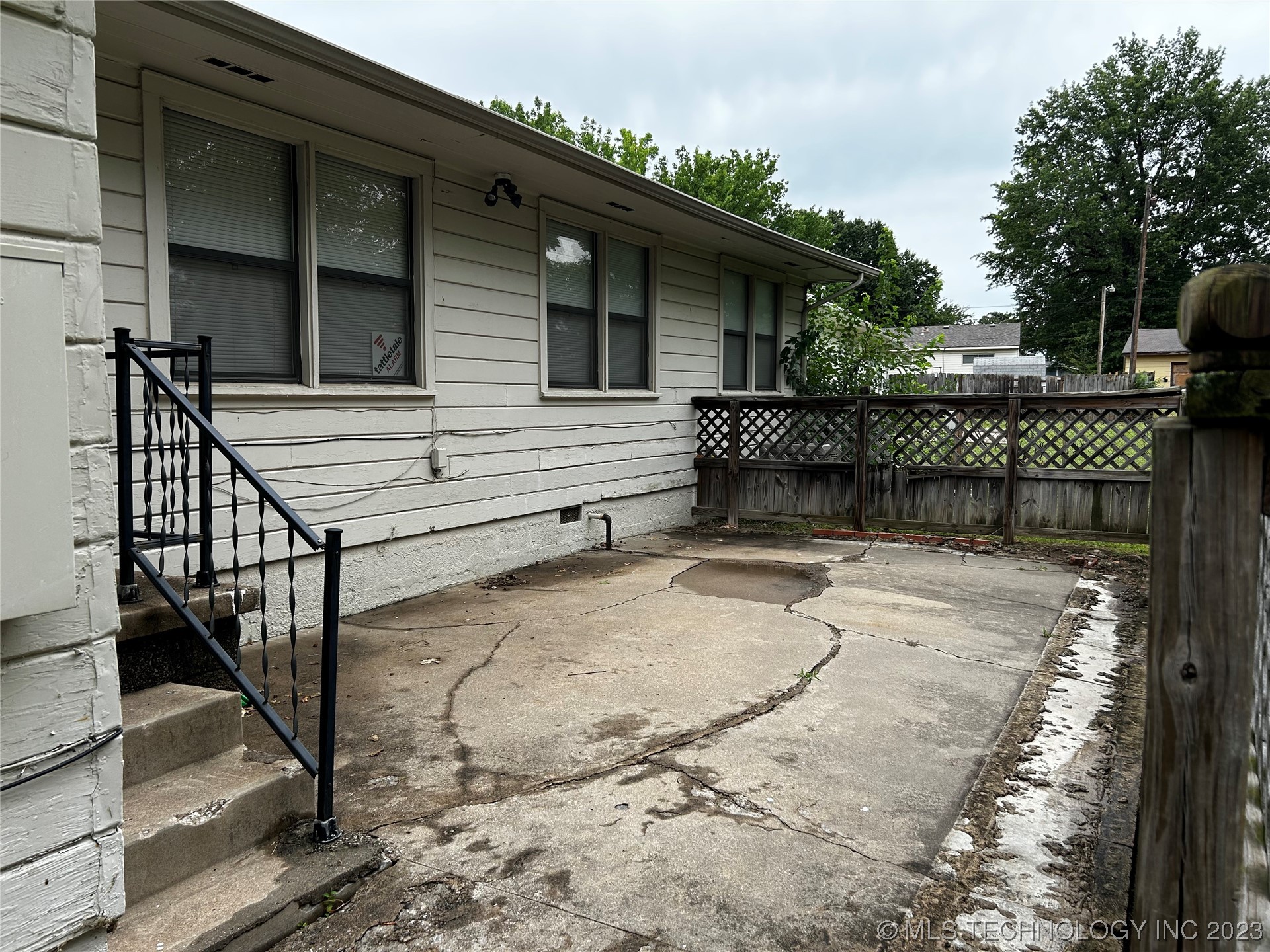 1736 W Fairview Street