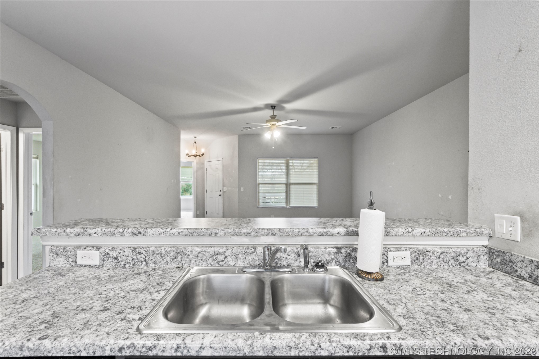 1300 W Duncan Road