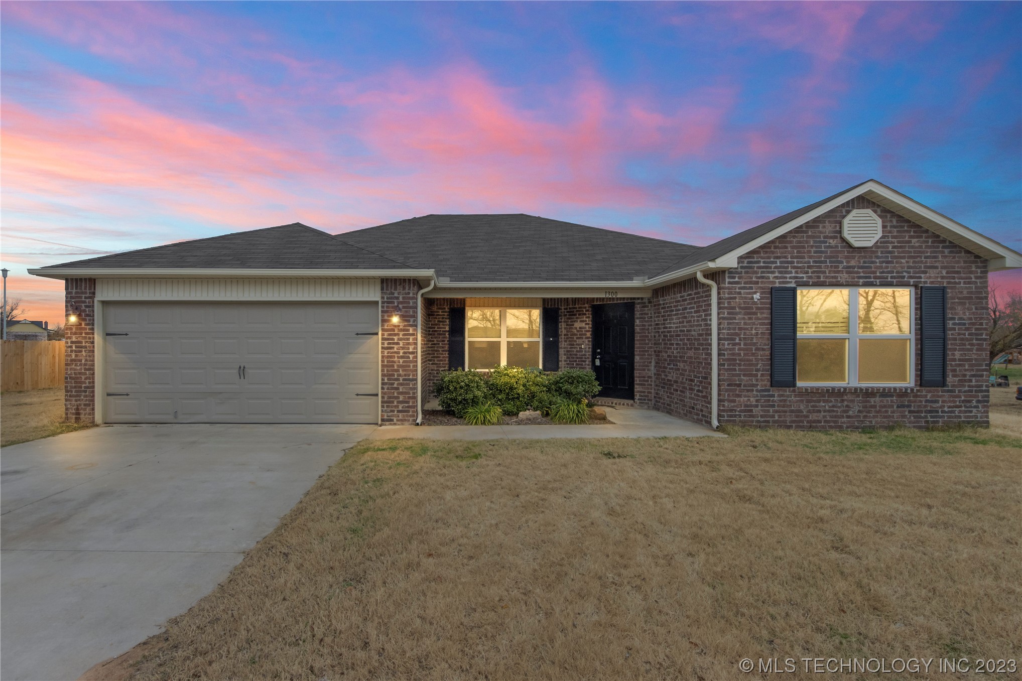 1300 W Duncan Road