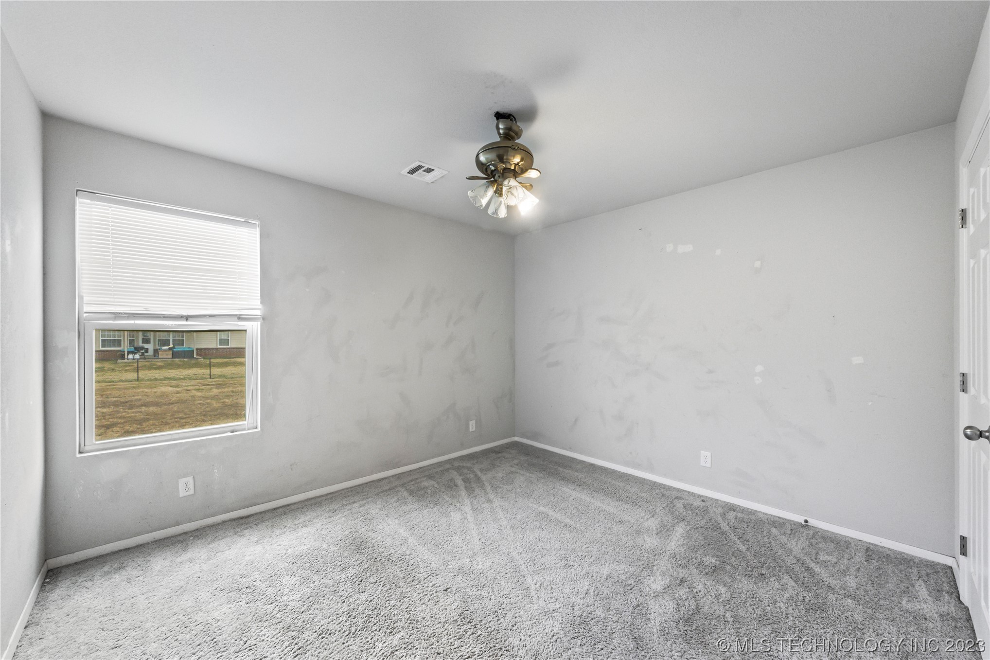 1300 W Duncan Road