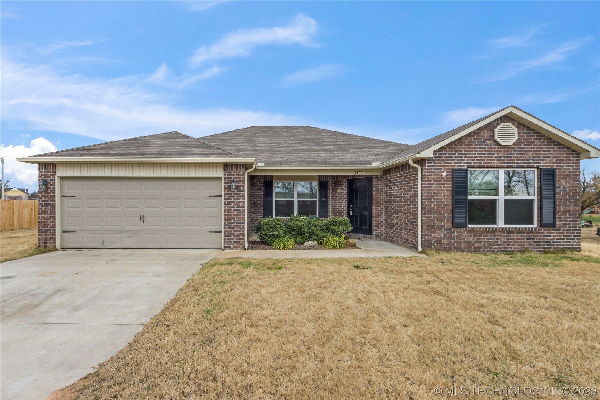 1300 W Duncan Road