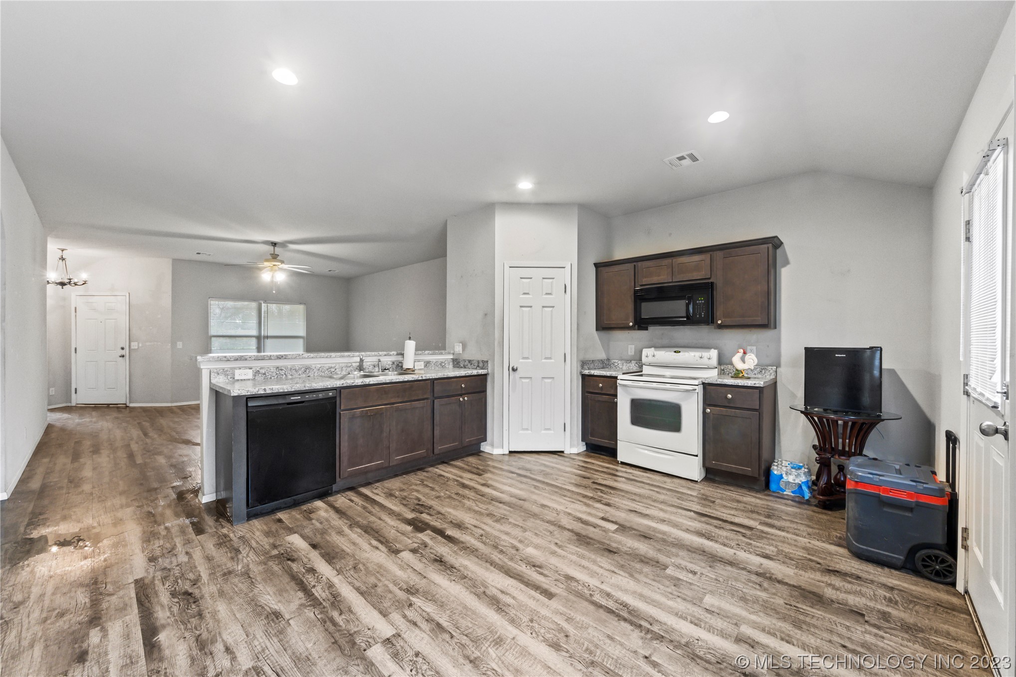 1300 W Duncan Road