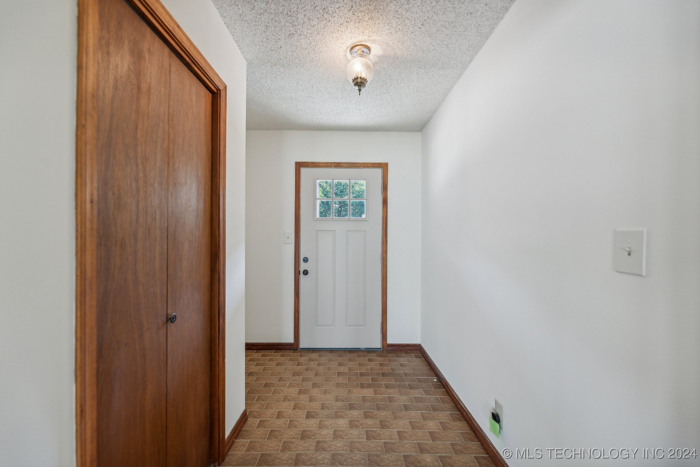 9951 W 174th Street S