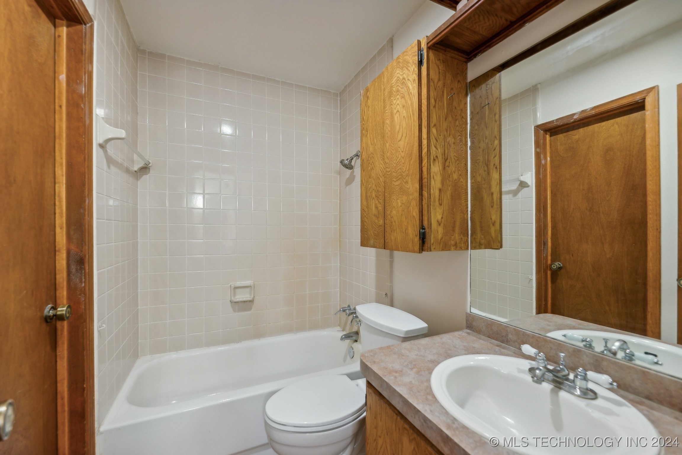 9951 W 174th Street S