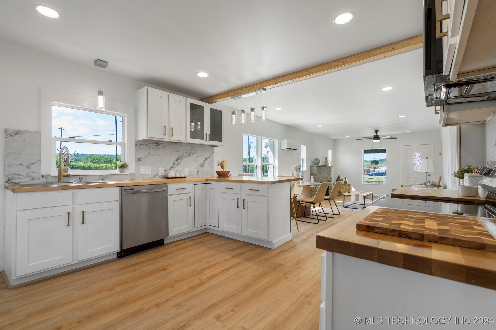 2312 W 40th Street