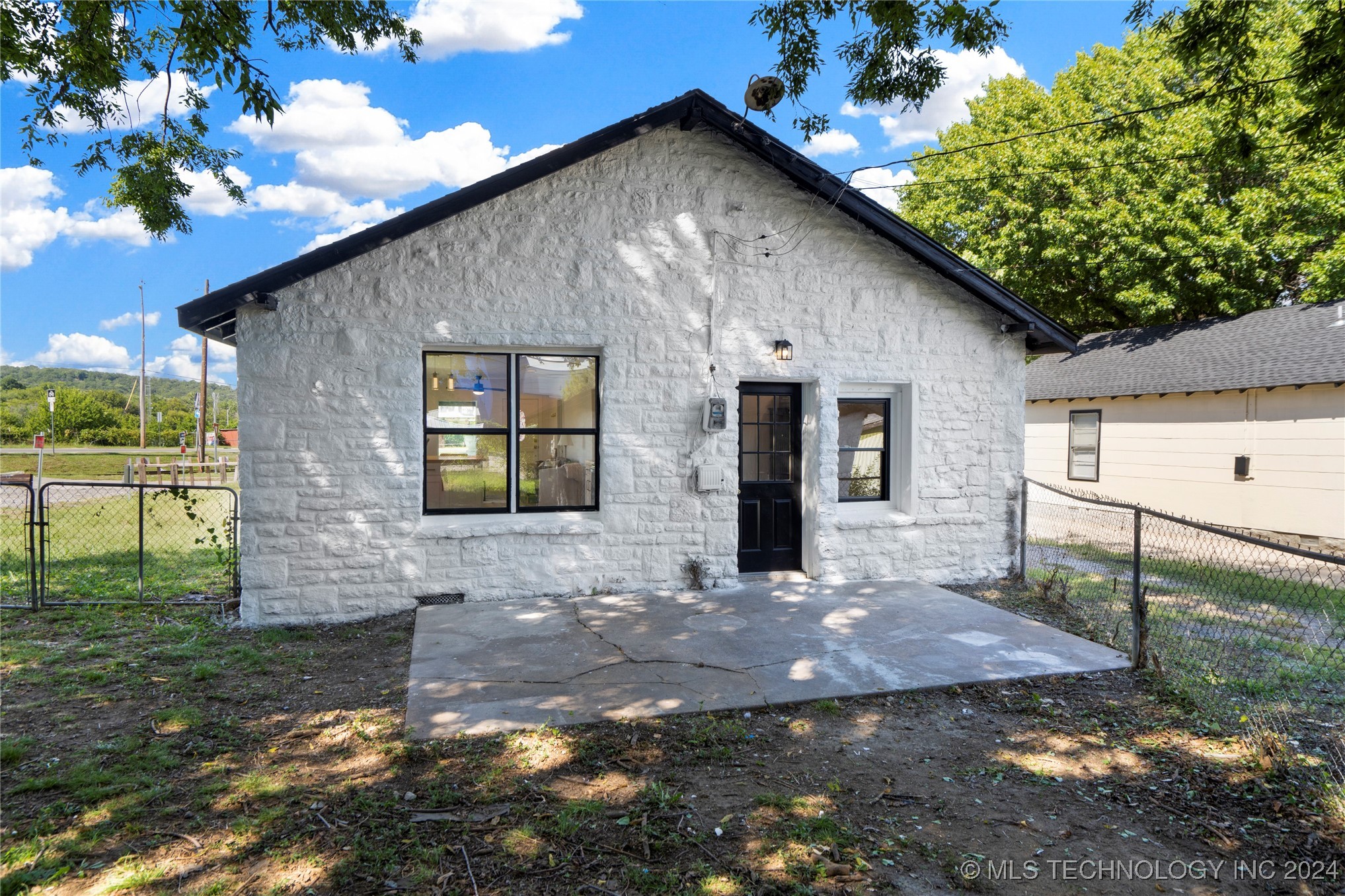 2312 W 40th Street