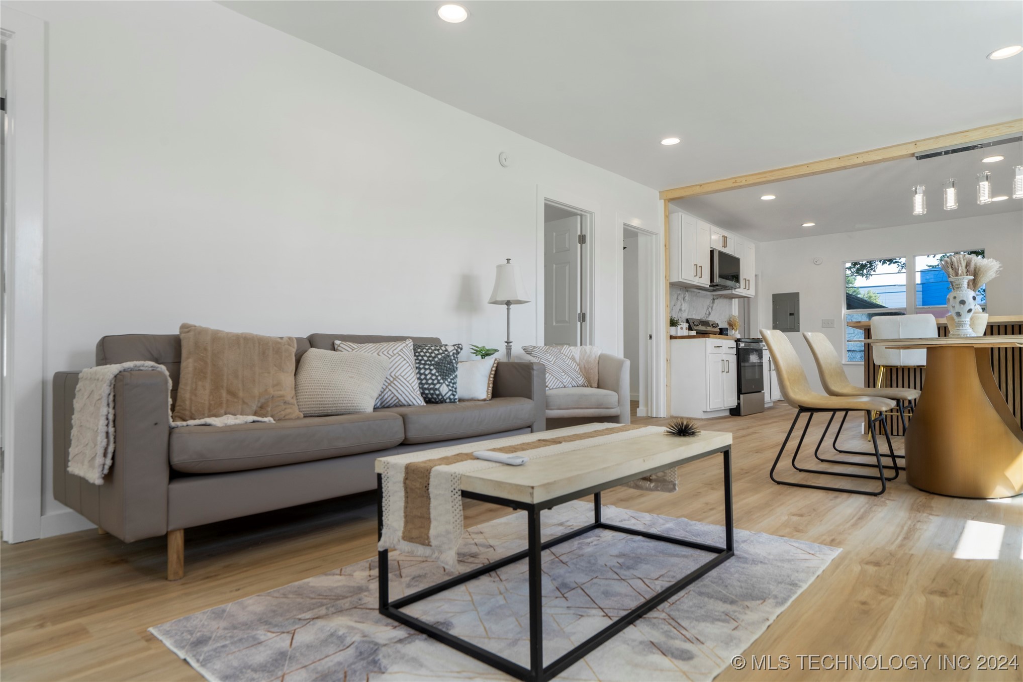 2312 W 40th Street