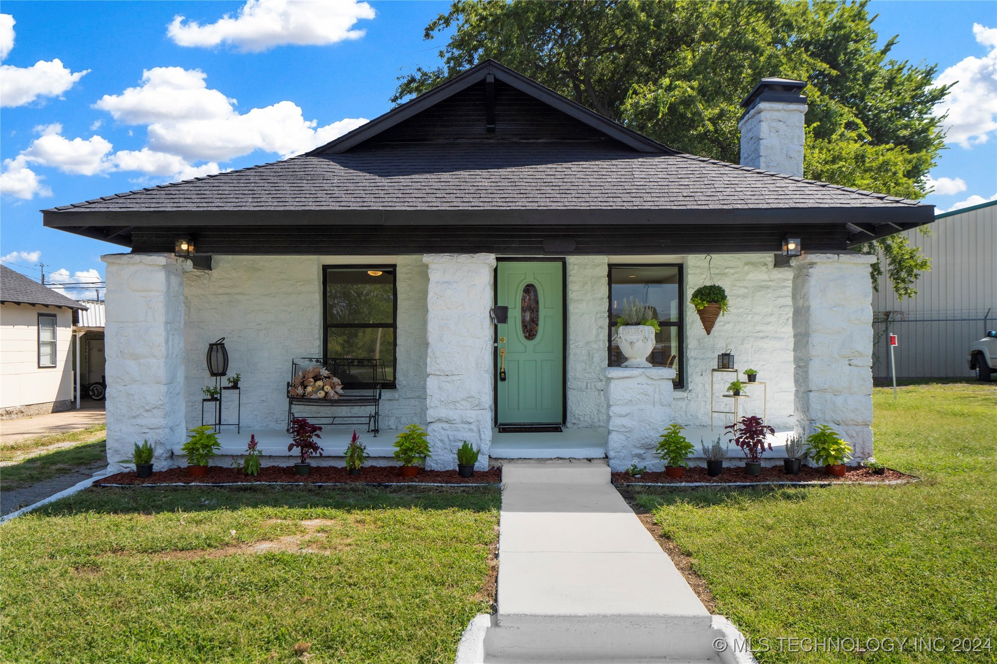 2312 W 40th Street