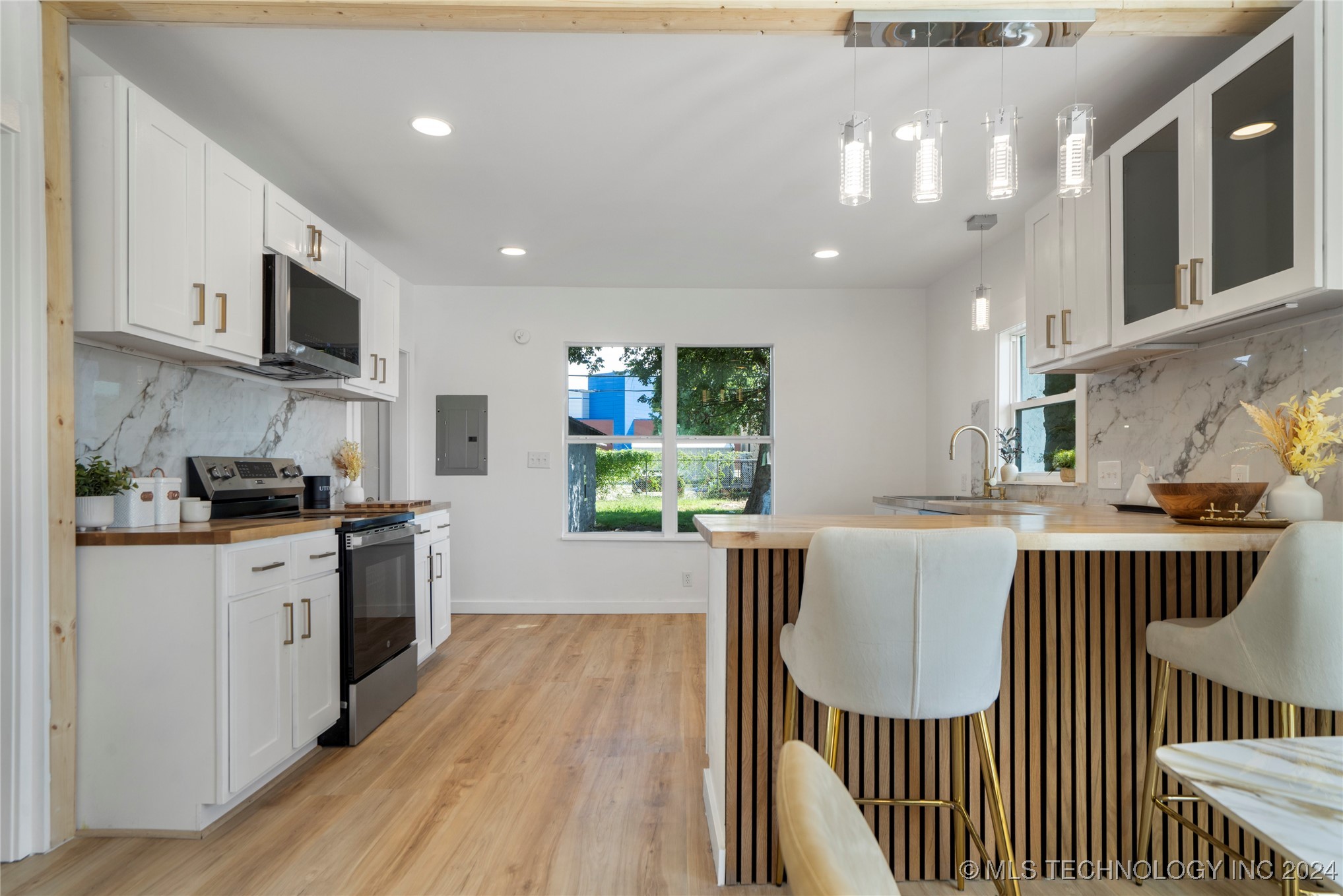 2312 W 40th Street