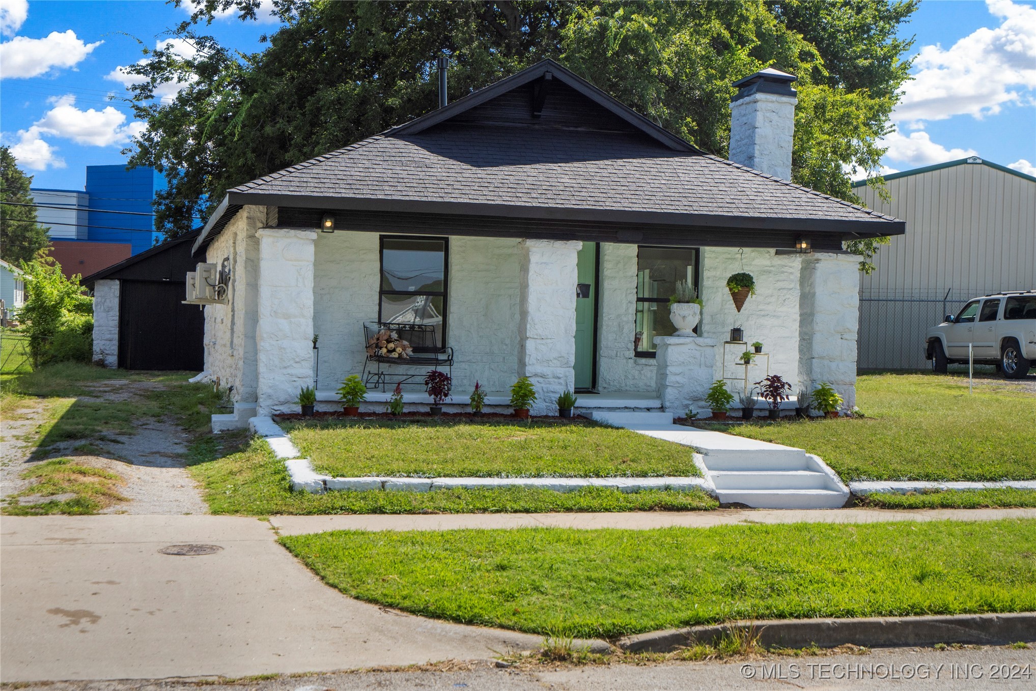 2312 W 40th Street