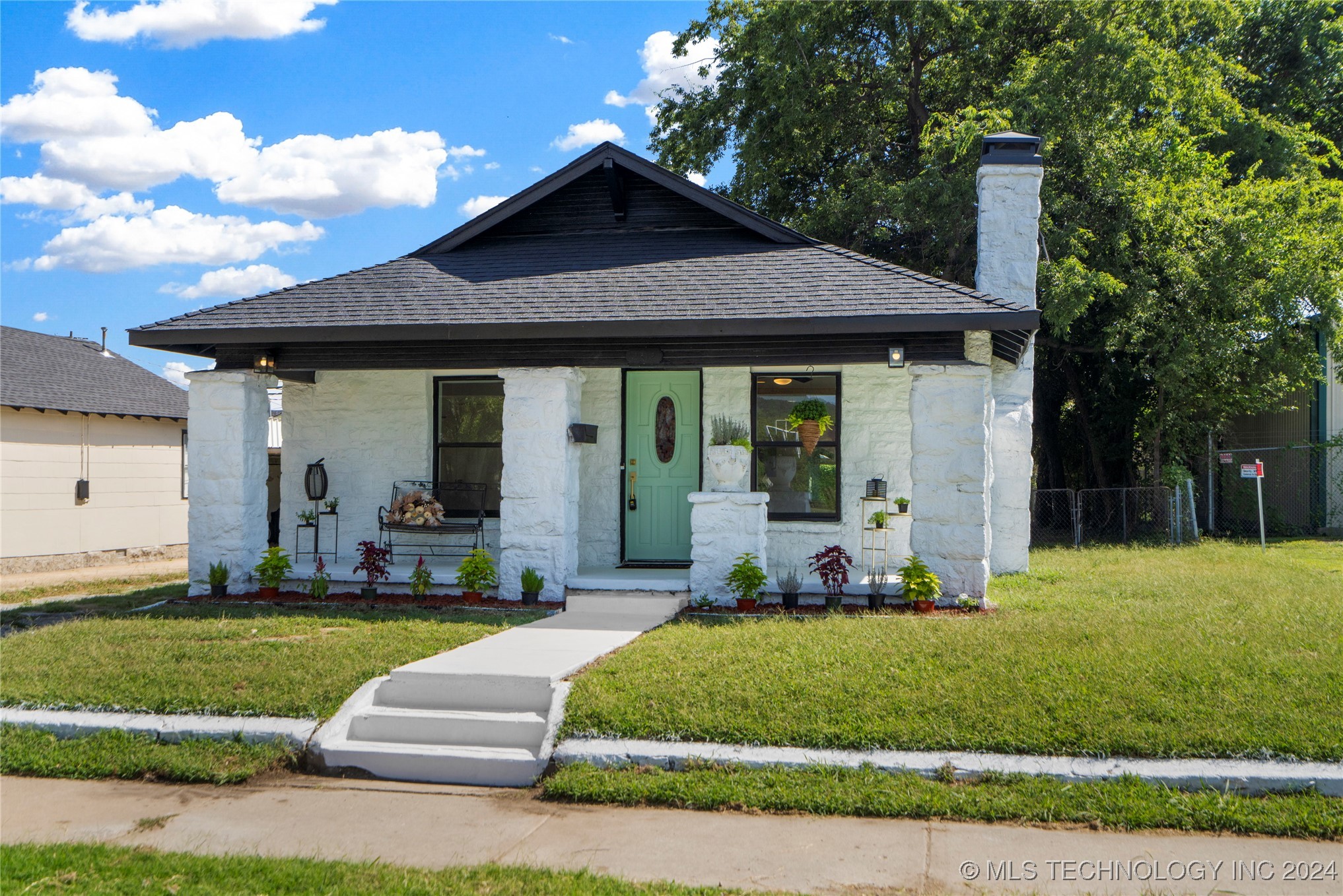 2312 W 40th Street