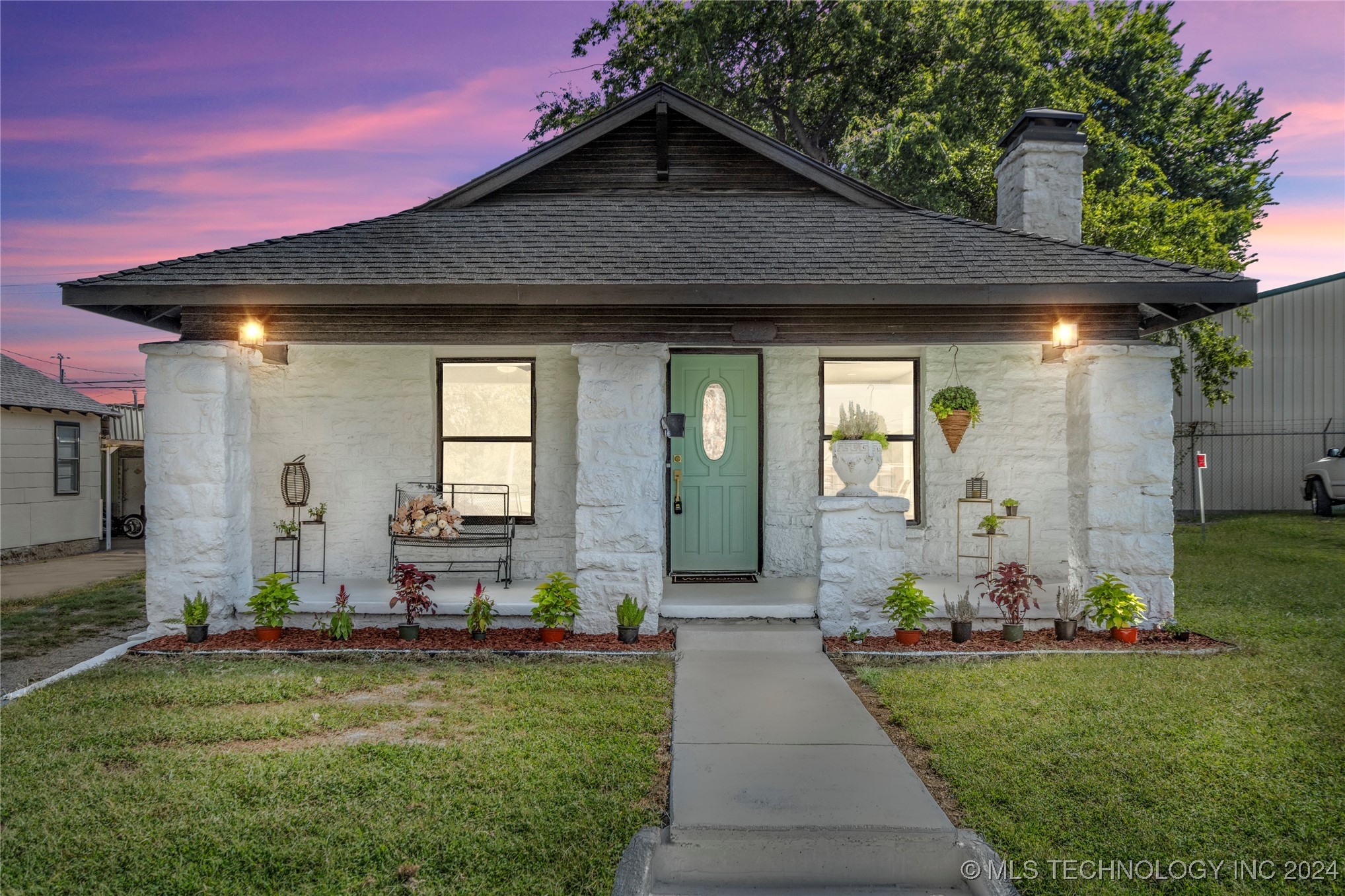 2312 W 40th Street