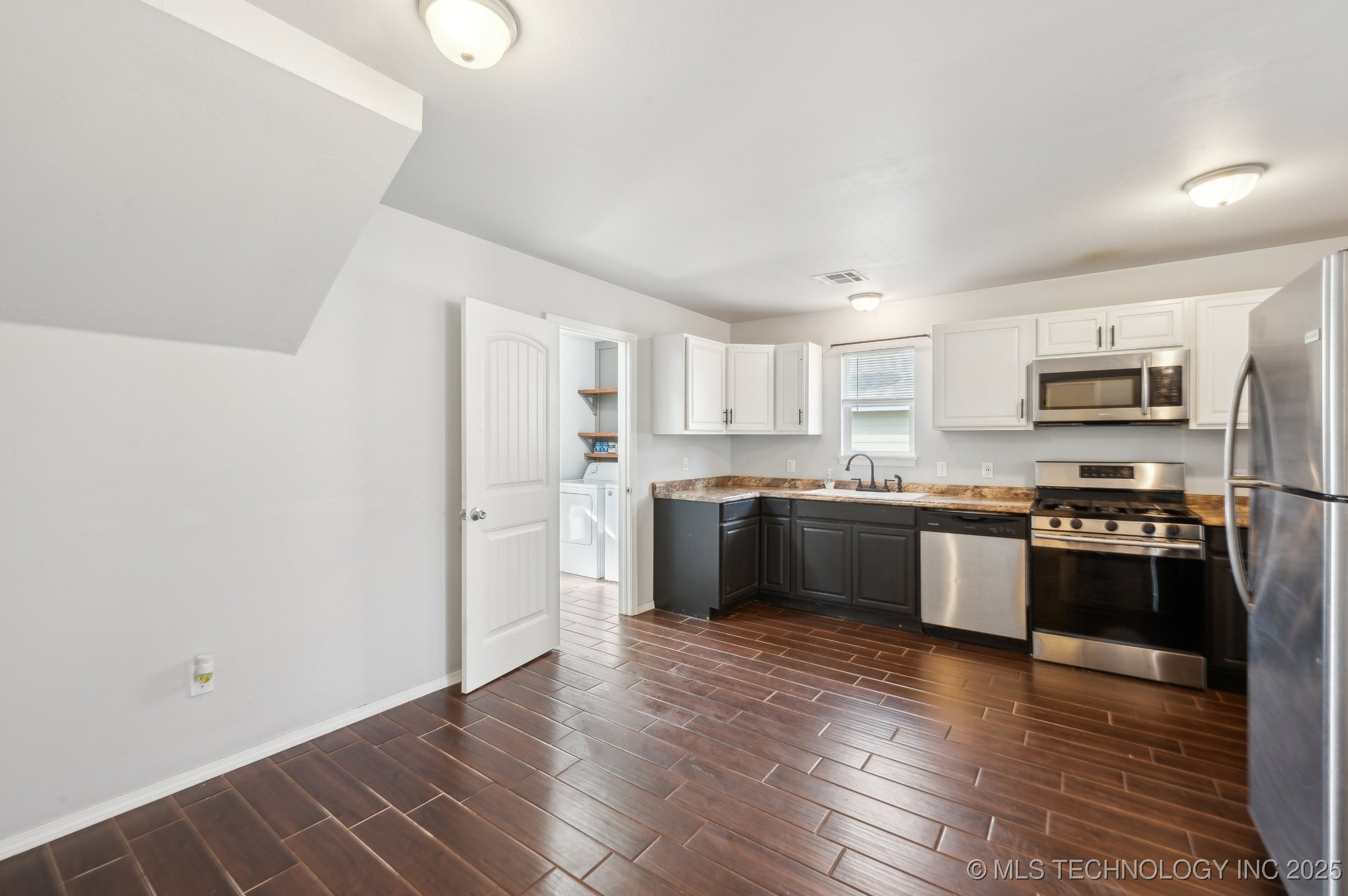 210 E 15th Street