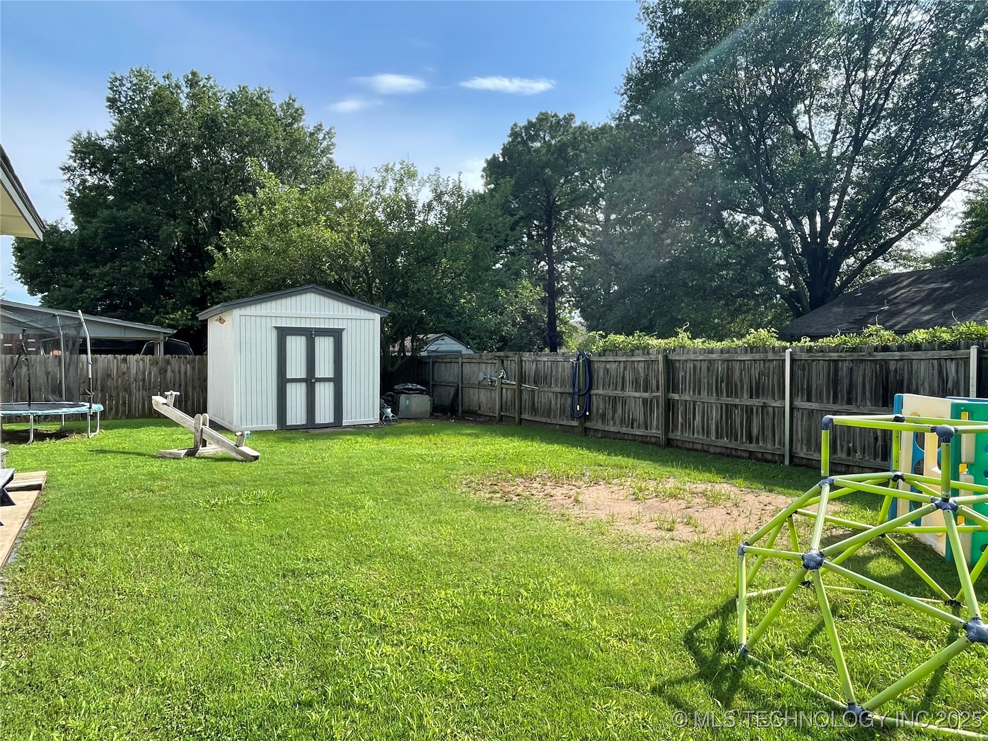 3800 S Narcissus Avenue