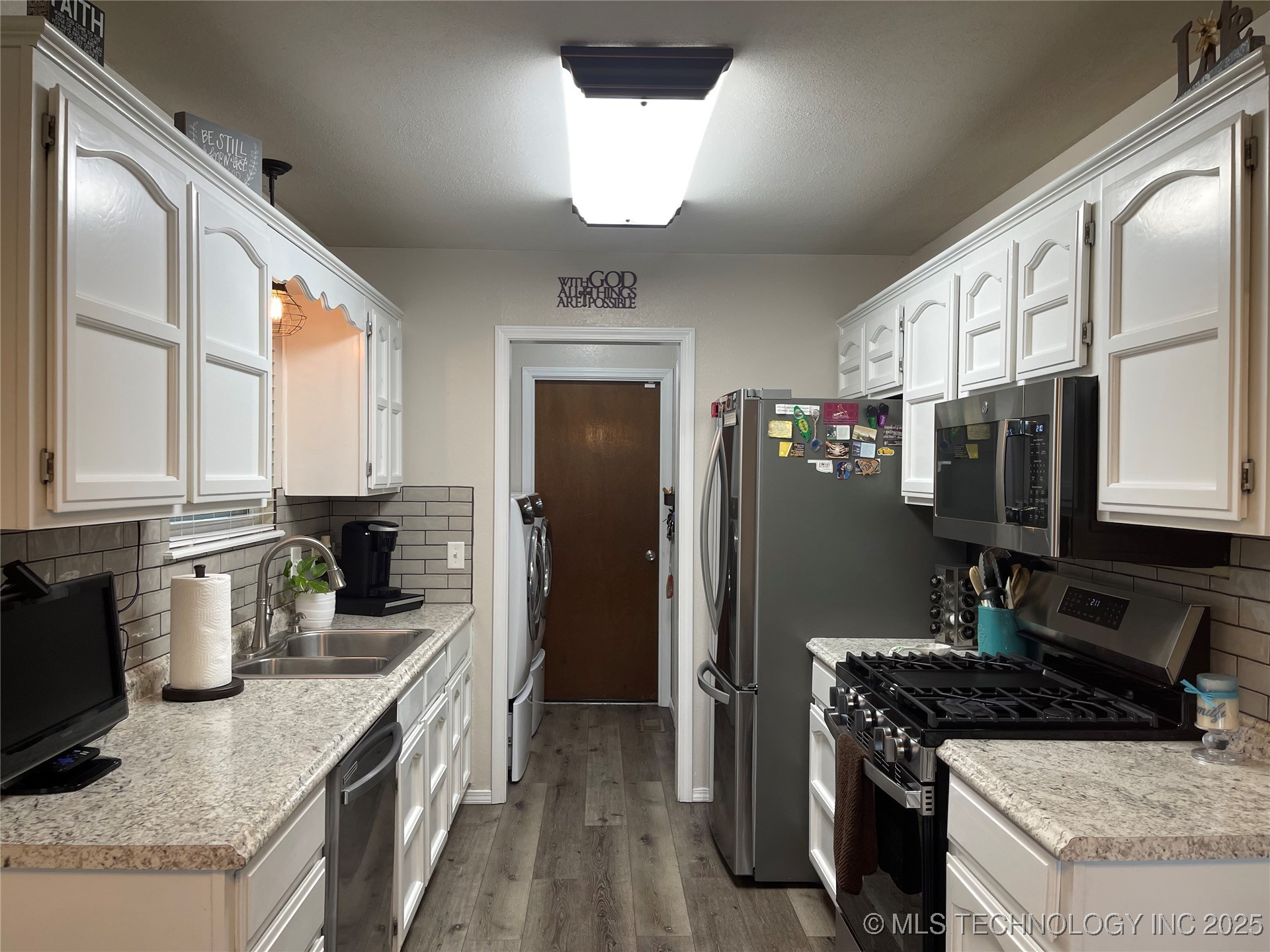 3800 S Narcissus Avenue