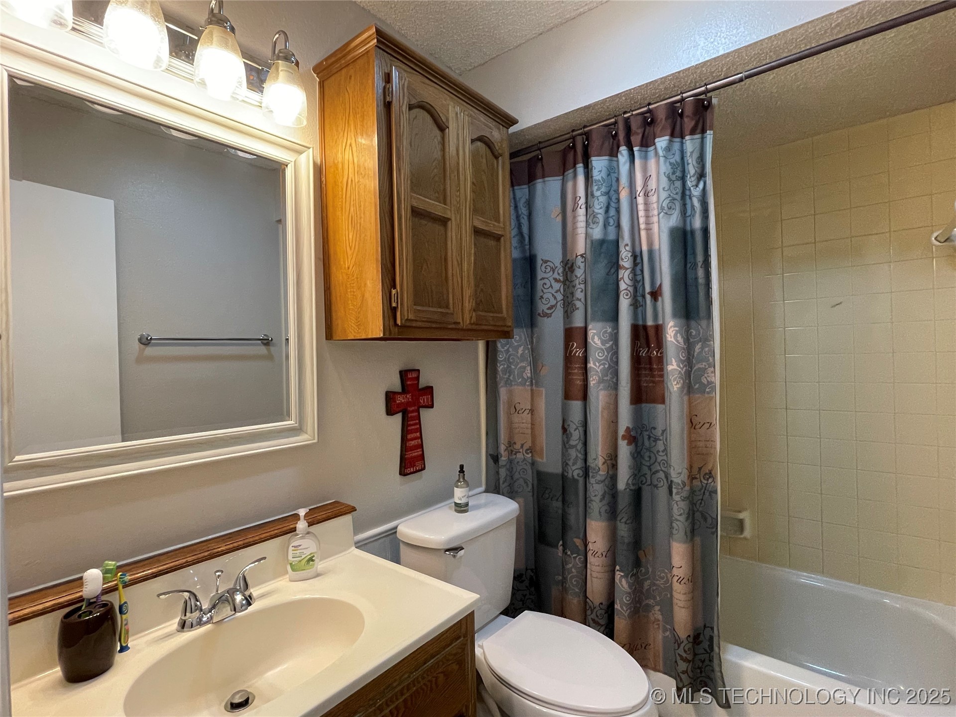 3800 S Narcissus Avenue