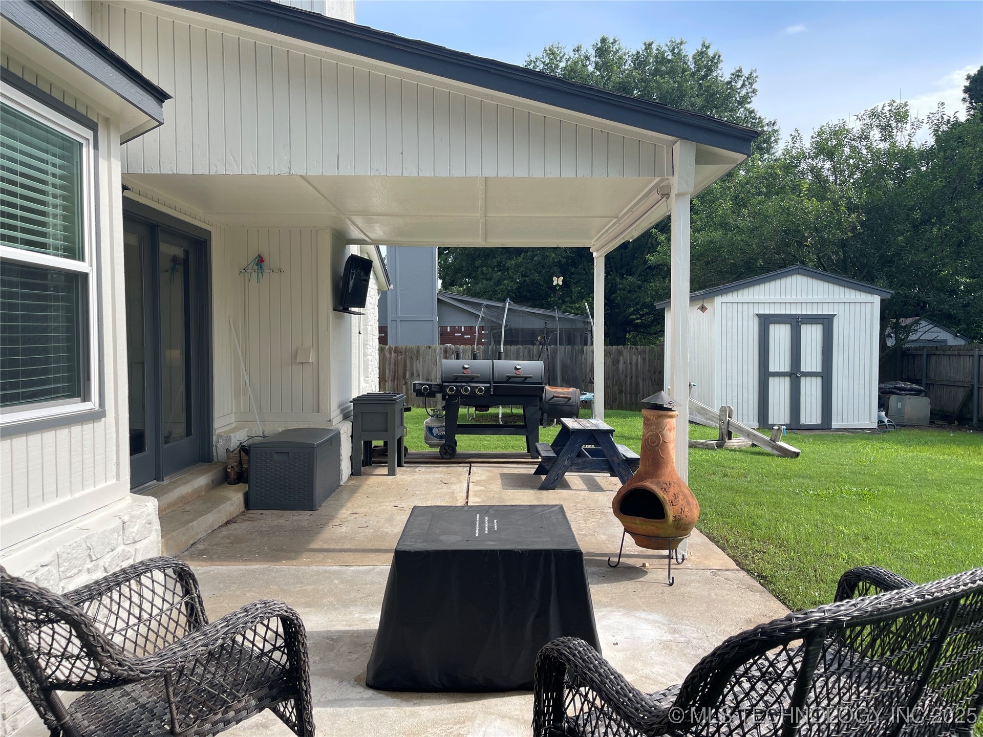 3800 S Narcissus Avenue