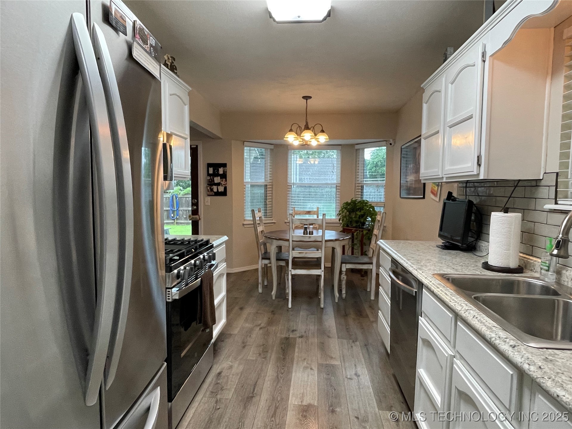 3800 S Narcissus Avenue