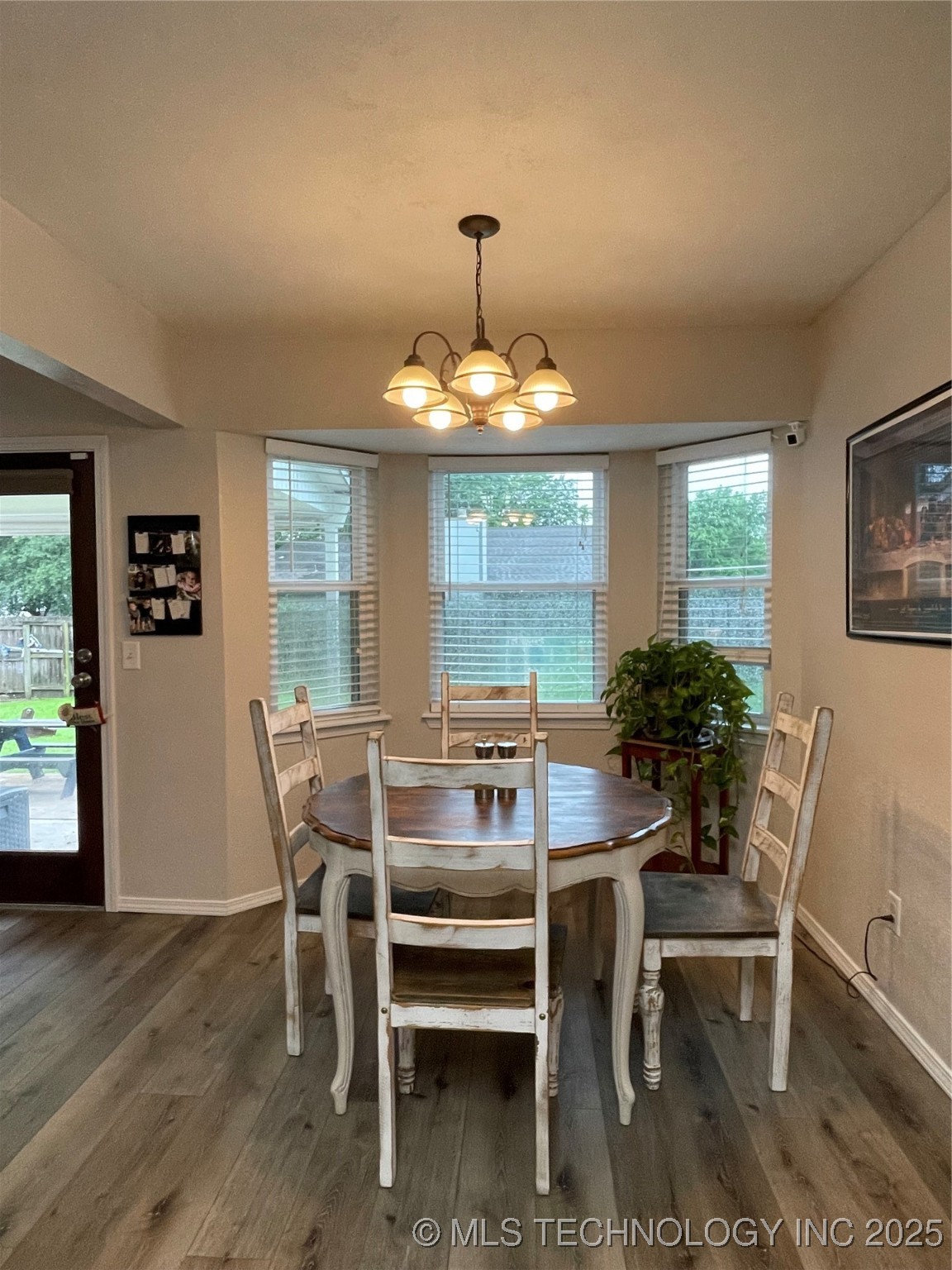 3800 S Narcissus Avenue