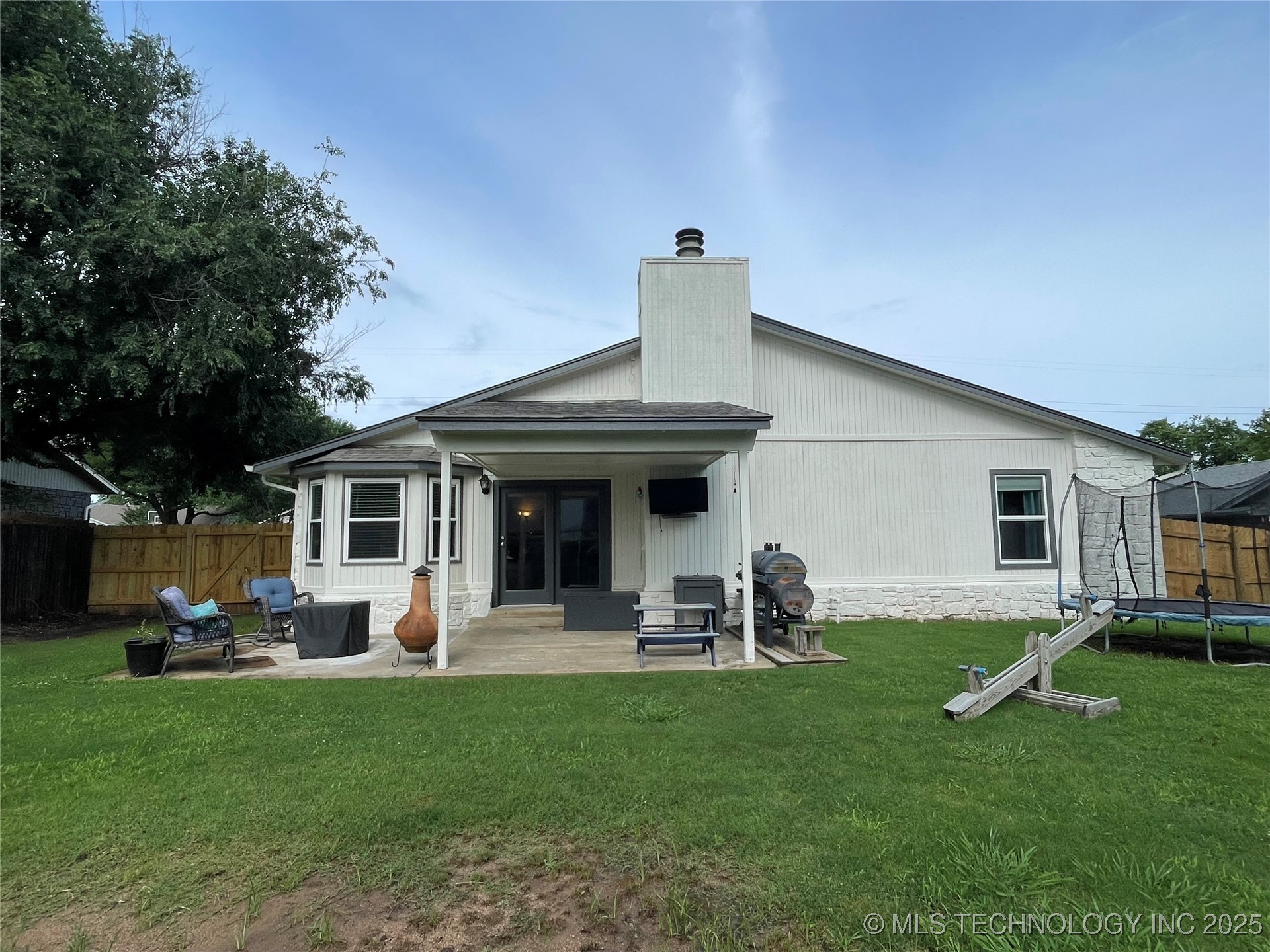 3800 S Narcissus Avenue