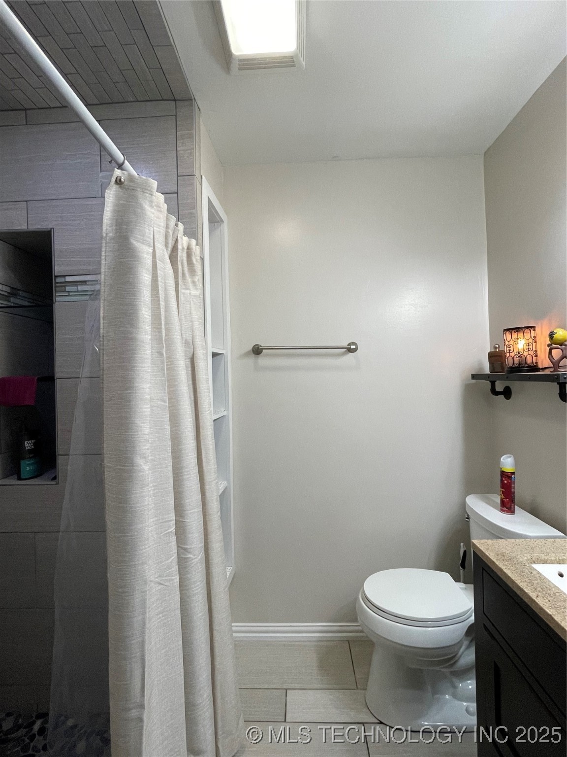 3800 S Narcissus Avenue