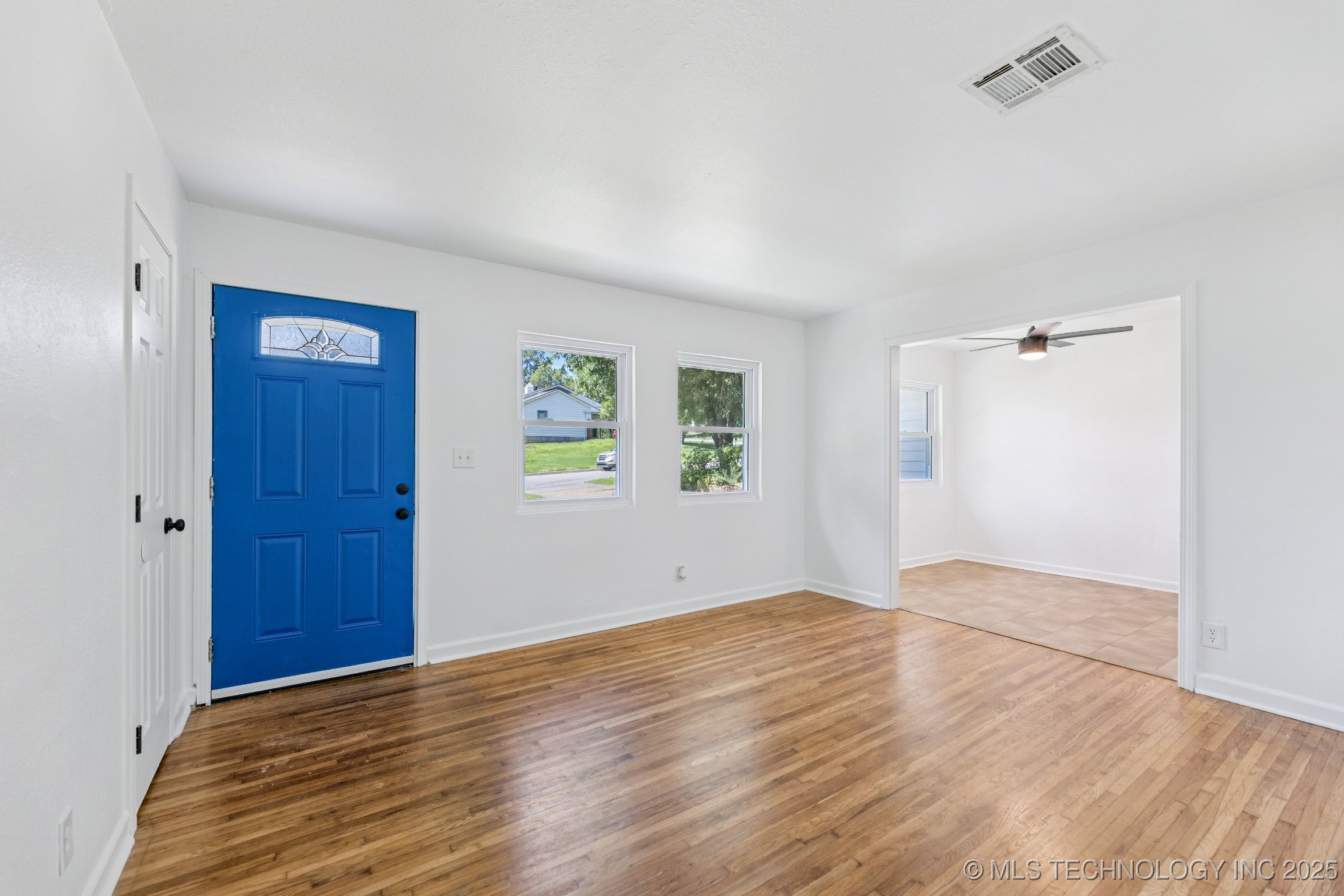 2127 W 48th Place