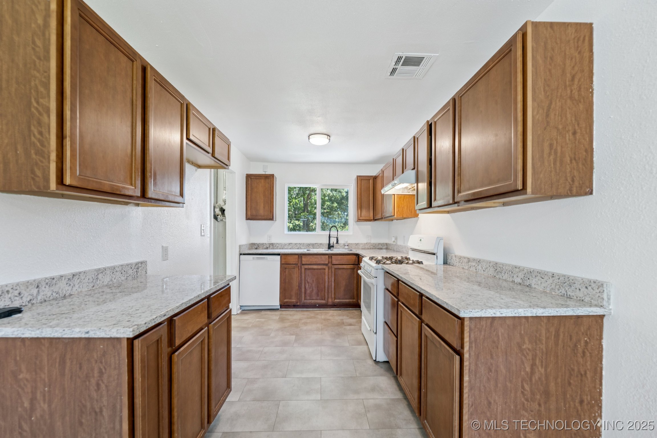 2127 W 48th Place