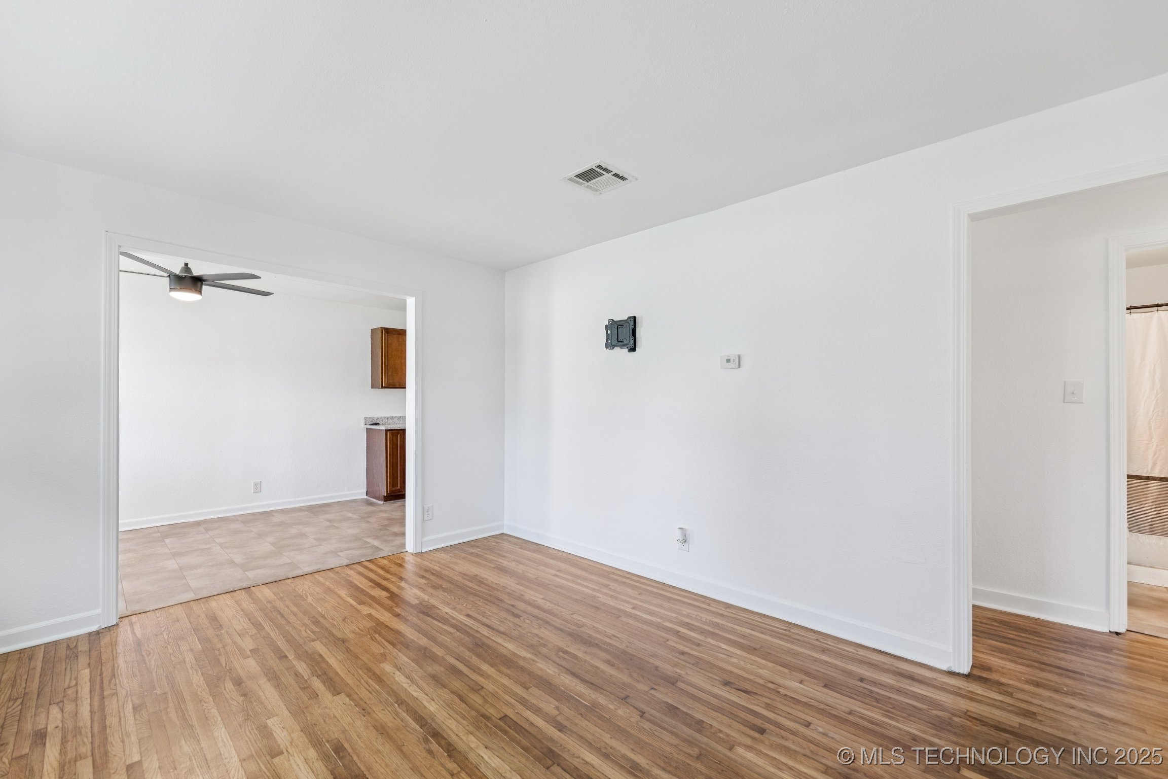 2127 W 48th Place