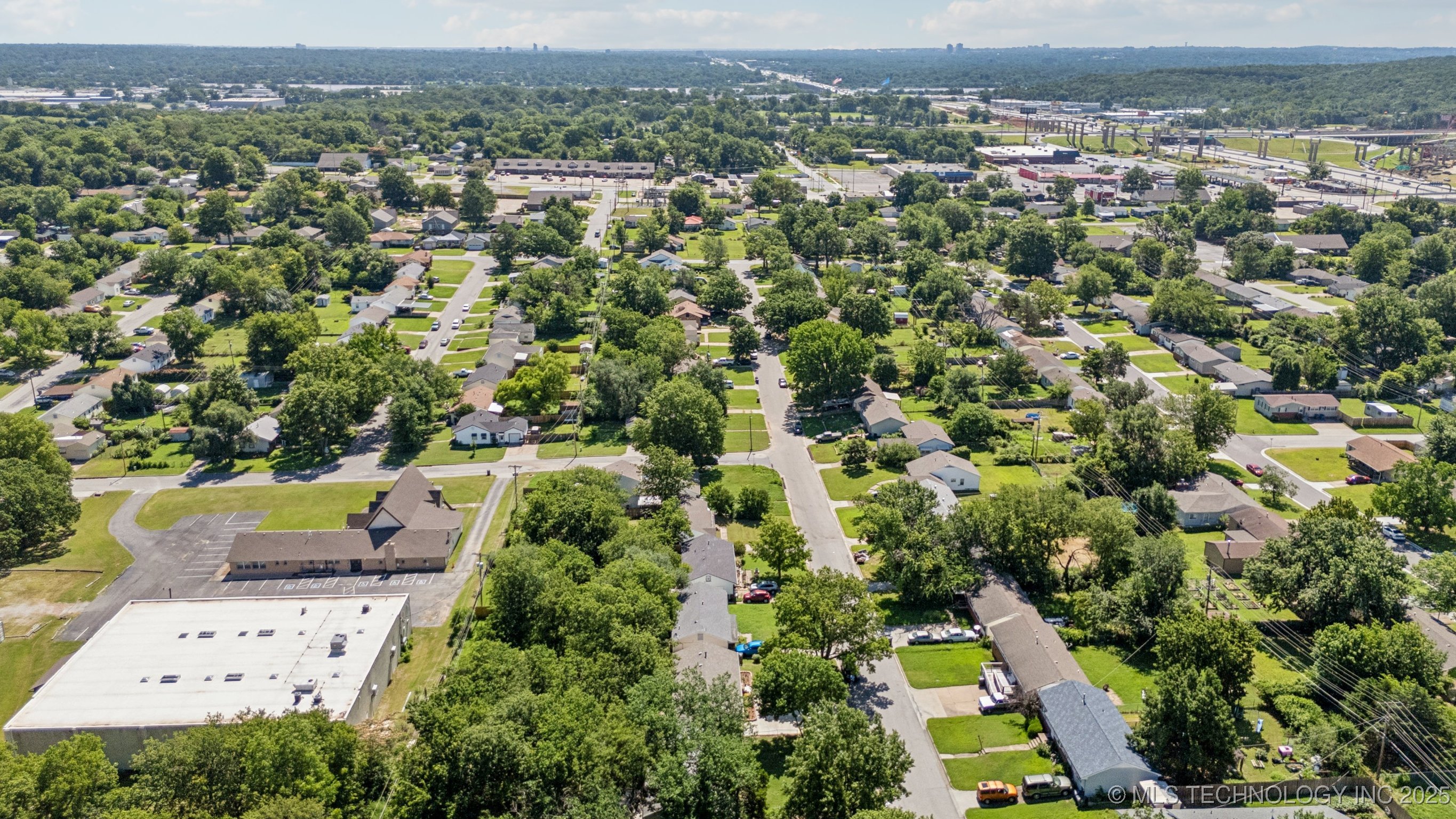 2127 W 48th Place