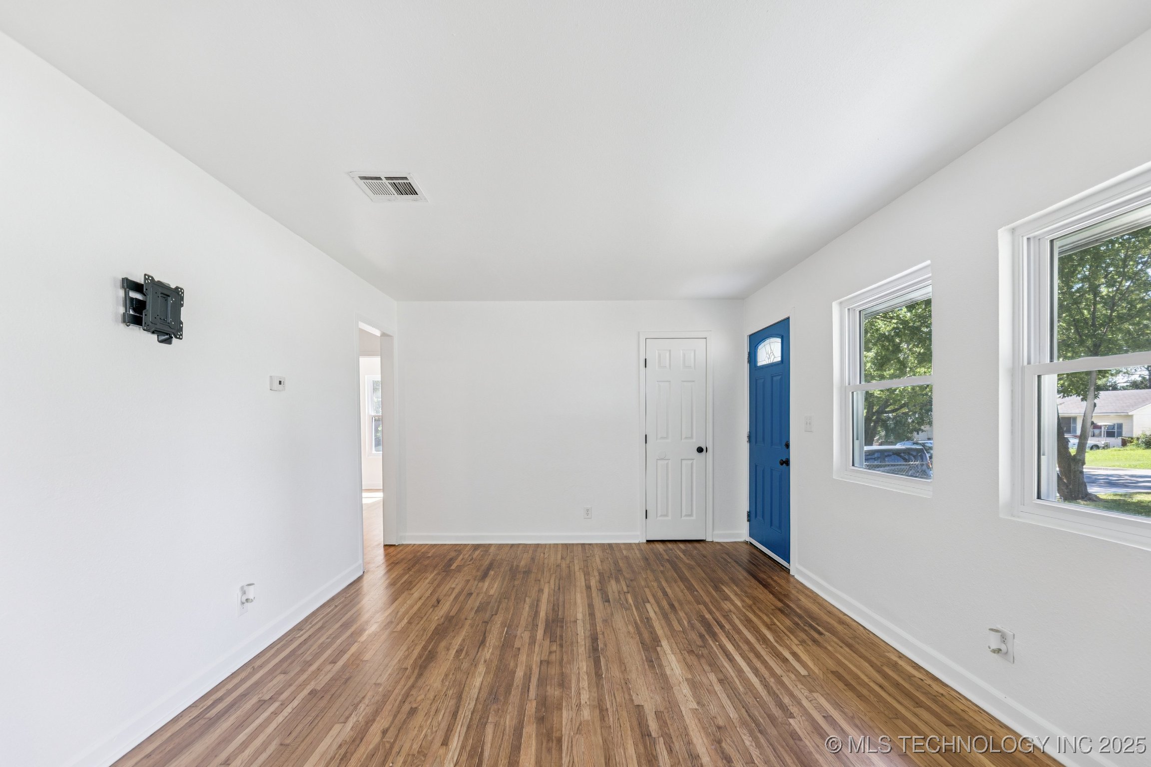 2127 W 48th Place