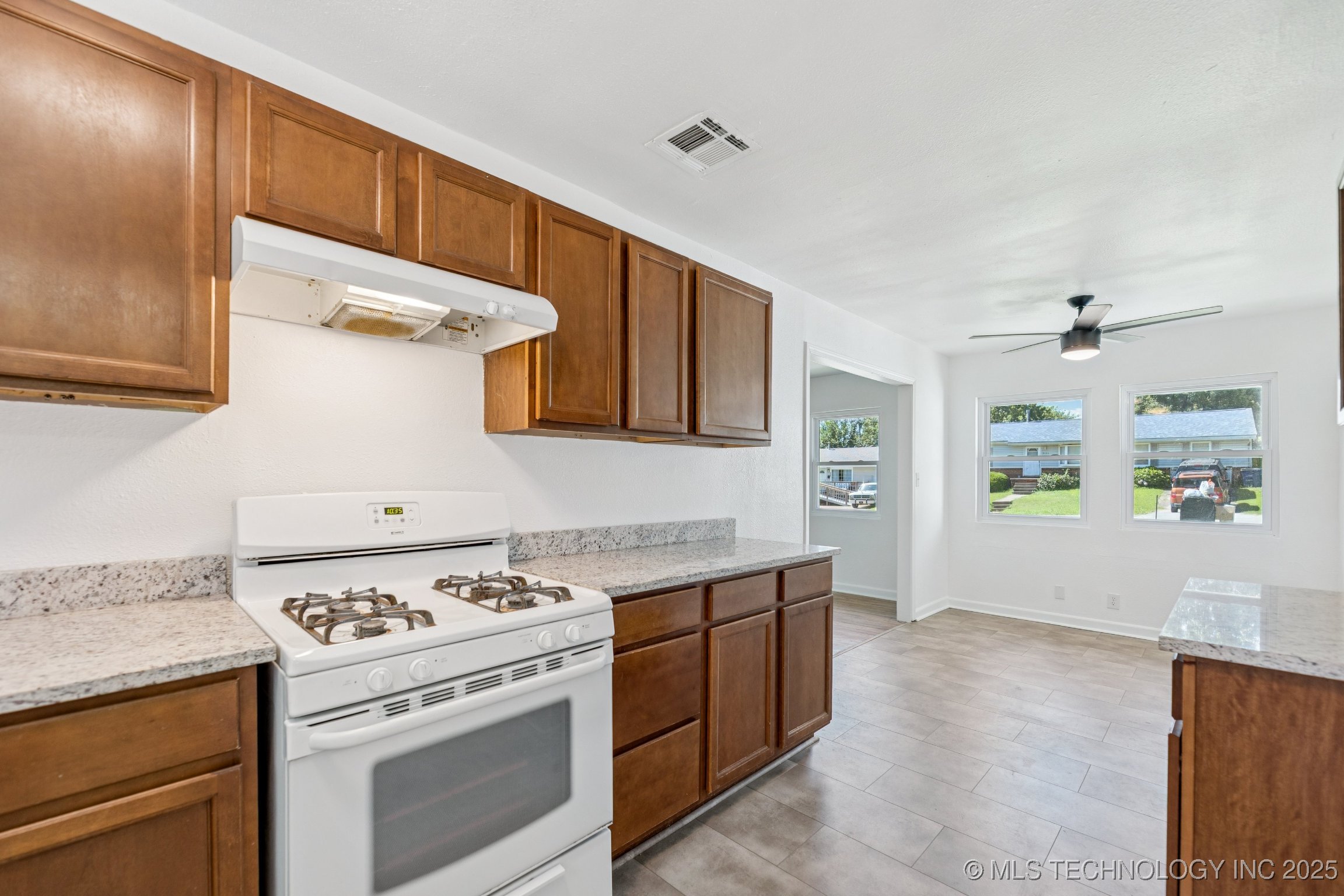 2127 W 48th Place