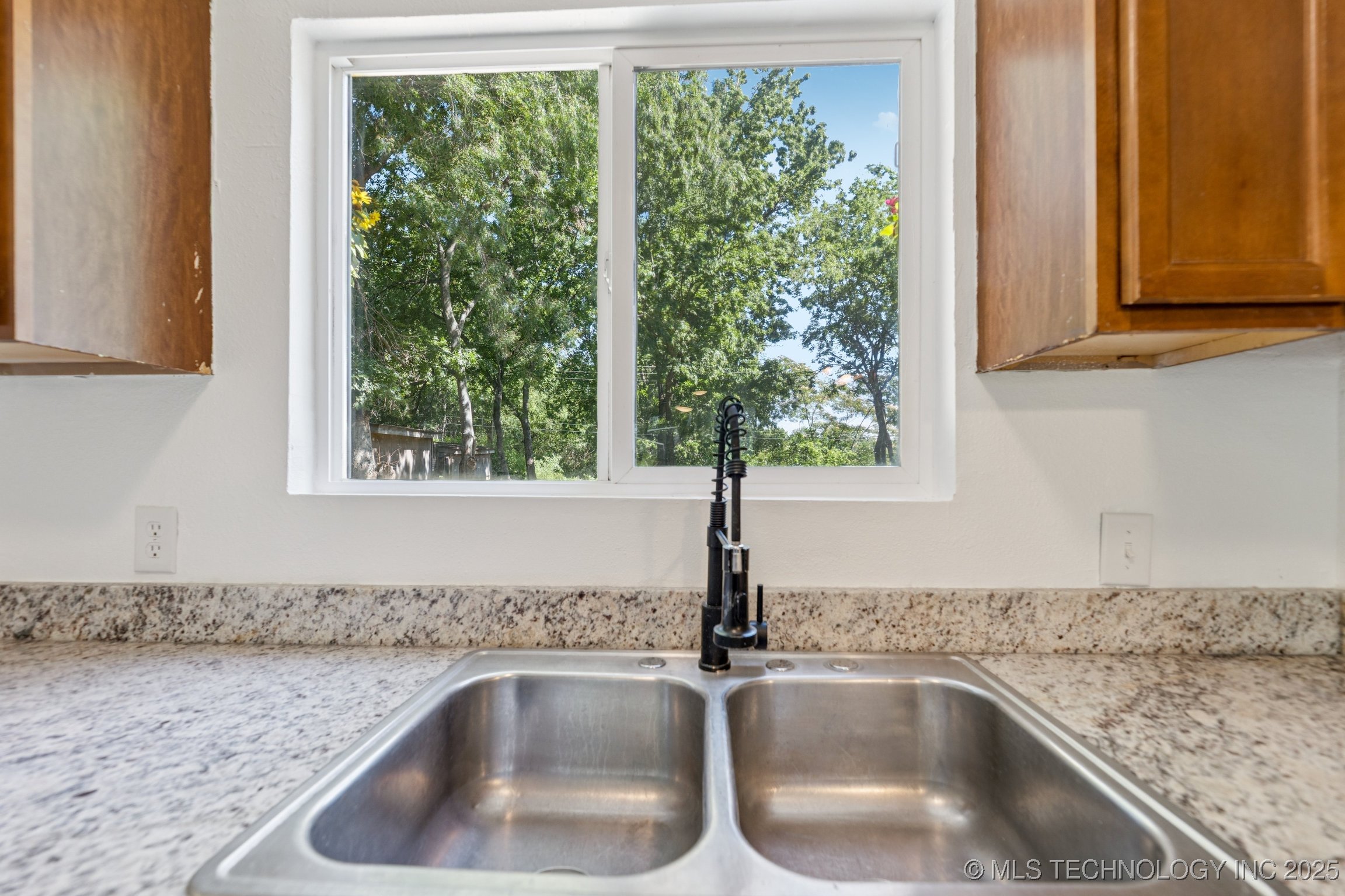 2127 W 48th Place