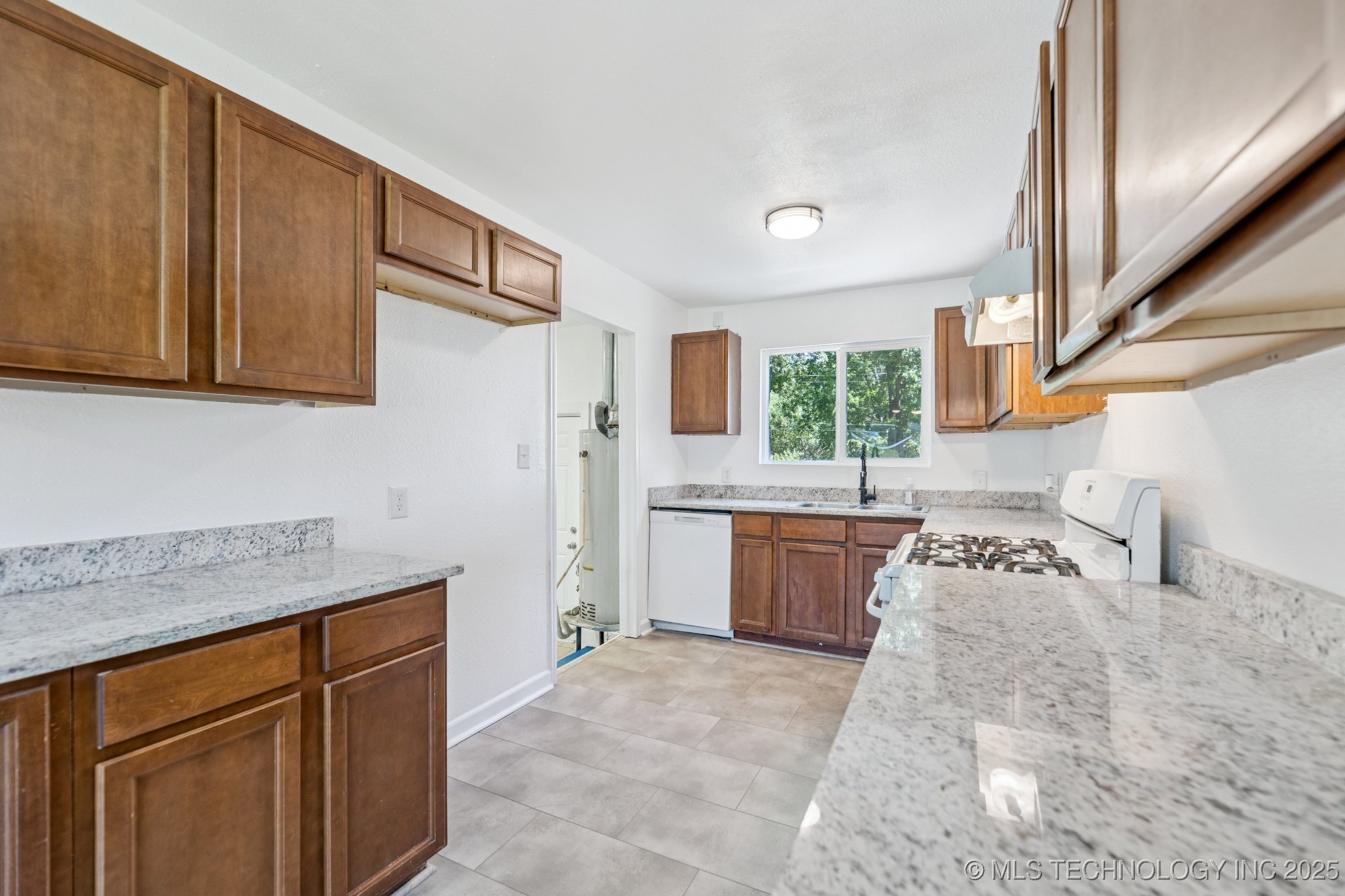 2127 W 48th Place
