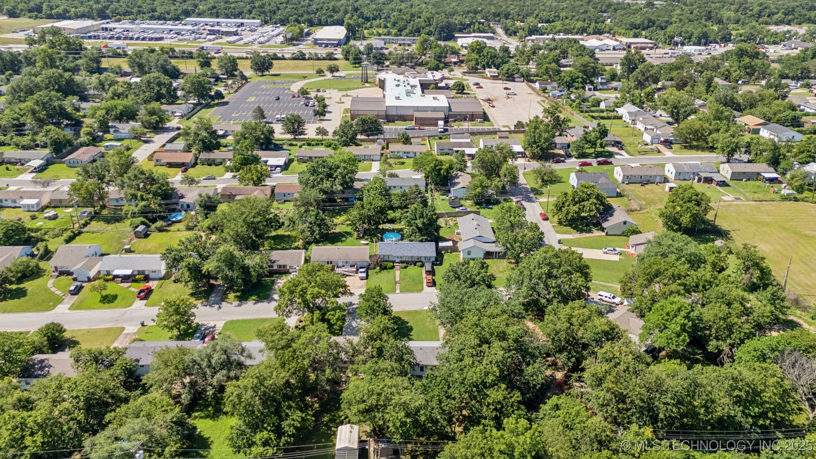 2127 W 48th Place